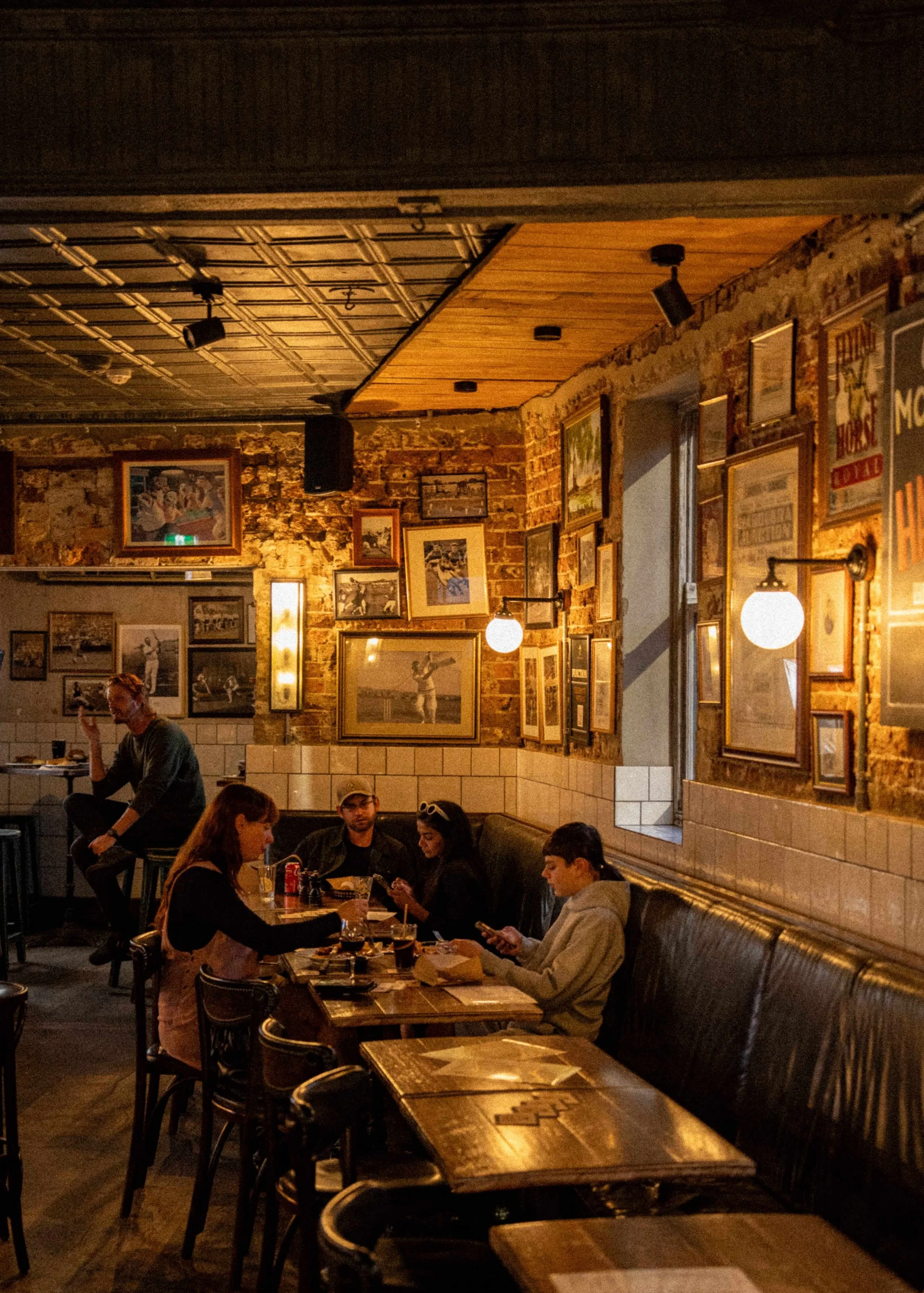VillageInn_LeighGriffiths-108 (1).jpg