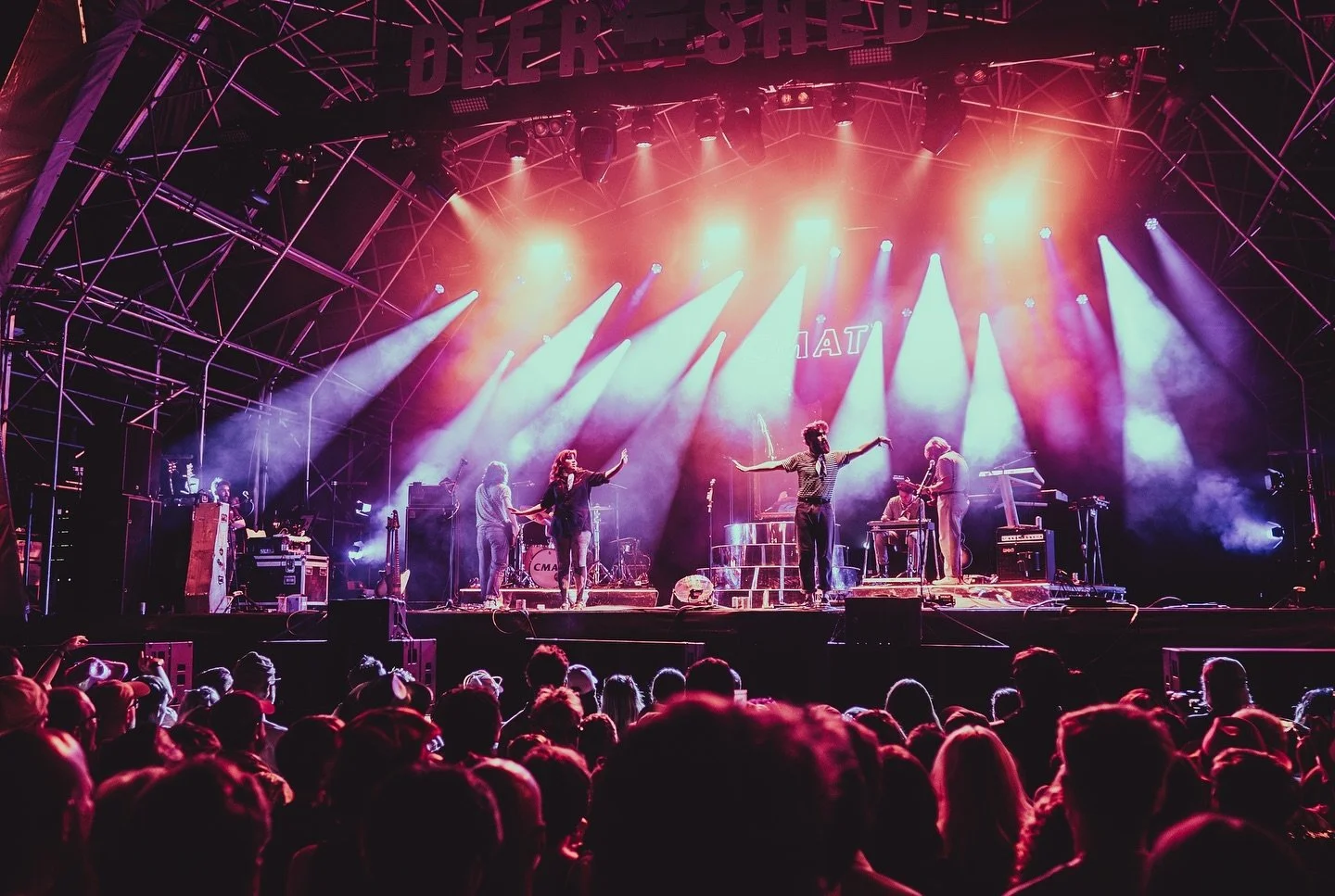 Crazy weekender headlining @deershedfestival as well as playing @rockoysterfestival and @latitudefest with @cmatbaby 

📸 @matghisolfi 
📸 @kiwimcmc