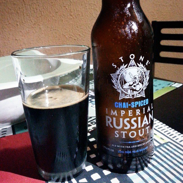 Chai-spiced Imperial Russian Stout de Stone vía @emekatreberesei en Instagram