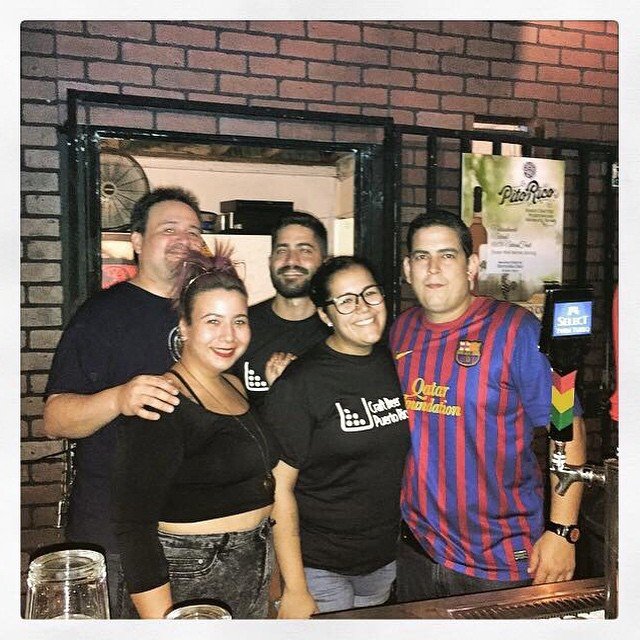 Bartenders en el aniversario de Taberna Boricua