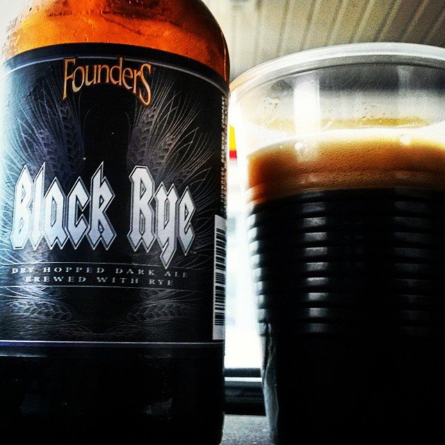 Founders Black Rye IPA vía @valdorm en Instagram