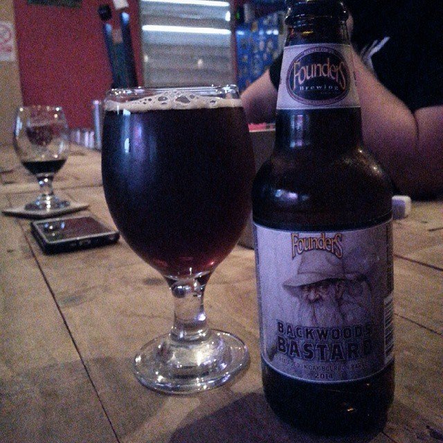 Founders Backwoods Bastard vía @emekatreberesei en Instagram