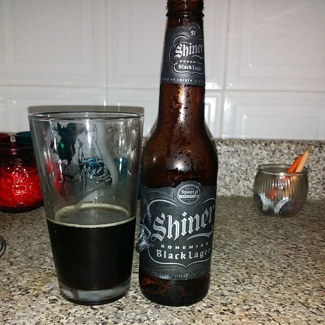 Shiner Black Lager vía @budmanrm en Instagram