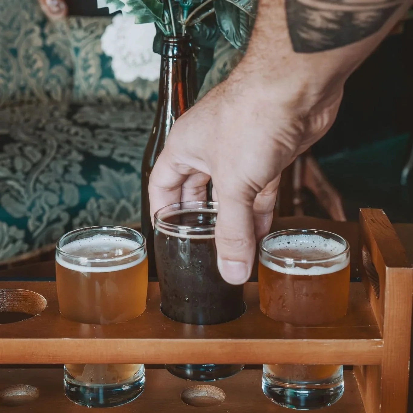 Guía cervecera navideña: cervezas puertorriqueñas para celebrar la Navidad