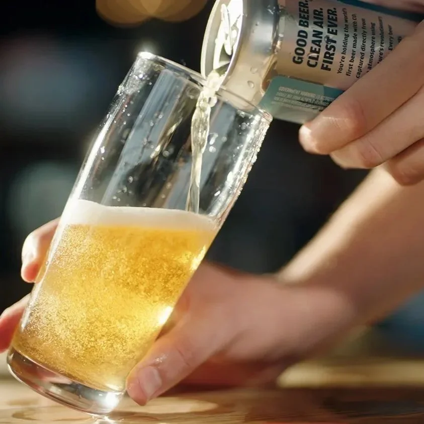 Almanac Beer Company de California lanza la primera cerveza del mundo carbonatada con CO₂ capturado del aire