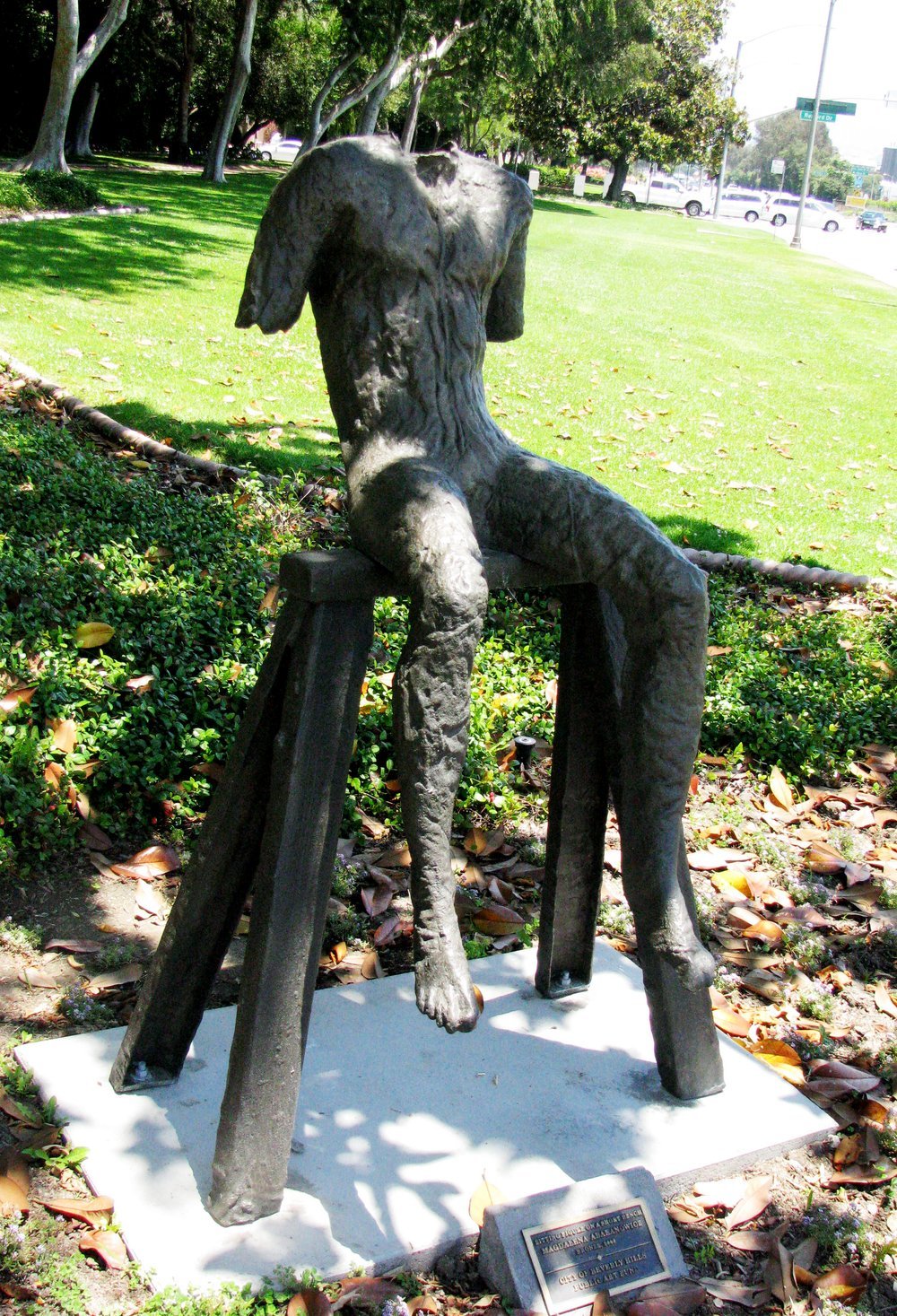 Magdalena+Abakanowicz_Seated+Figure+on+a+Short+Bench_2000_Image0002.jpeg