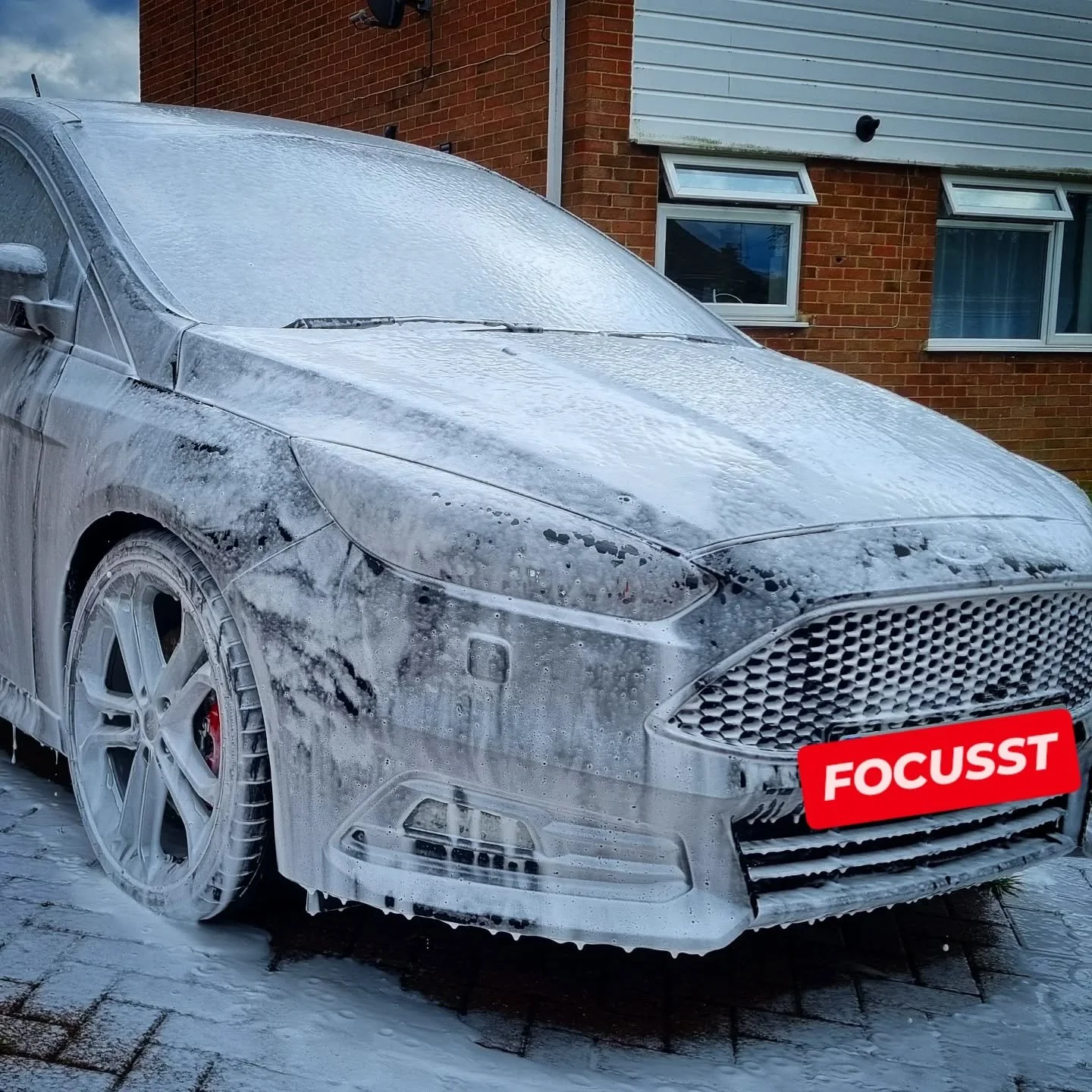 #ford #focusst in for some love 😄
GDSP CAR CARE - MK 
🧼 Mobile Car Detailing Service 
🧼 Serving Milton Keynes &amp; surrounding areas 
🧼 Various plans available 
🧼 From a quick wash to a deep clean 
🧼 Interior &amp; Exterior 
🧼 Paint correctio