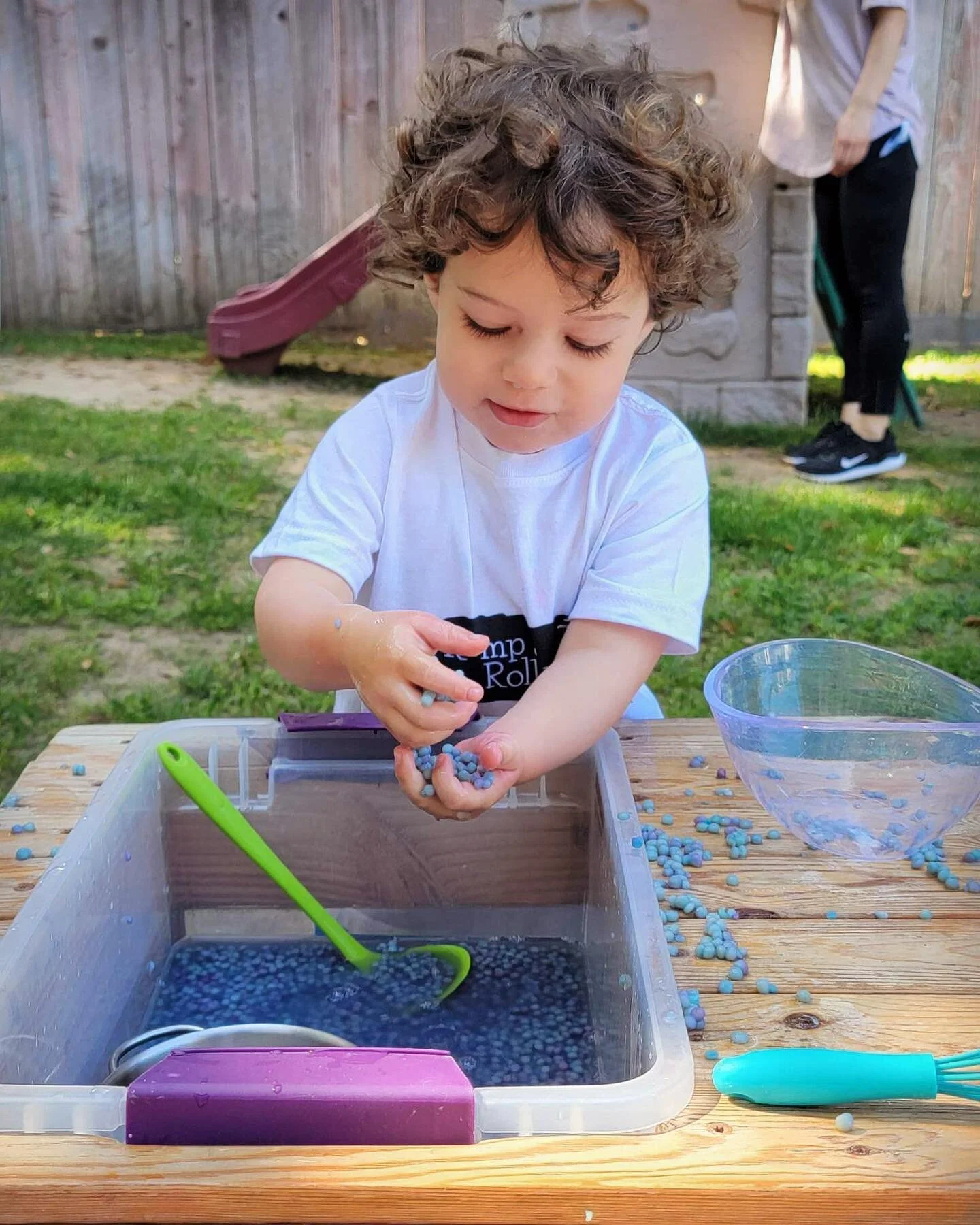 Another amazing week of classes! We continued our exploration of liquid watercolors. The children had an amazing time painting, splashing, throwing, dragging and spilling the paint. It was true open-ended, hands-on learning, process art fun! The chil