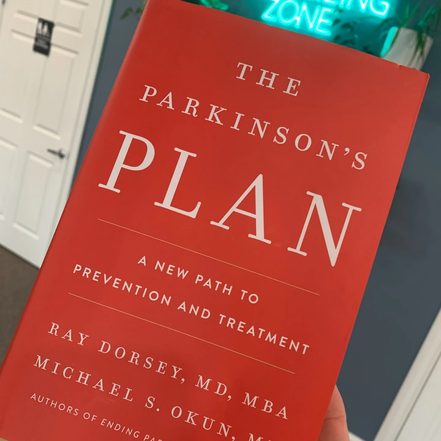 We have 15 copies of The Parkinson&rsquo;s Plan by @raydorseymd and @michaelokun for our clients to check out. We continually share its message and believe in the urgent need for action. This book is both empowering and infuriating.

Empowering, beca