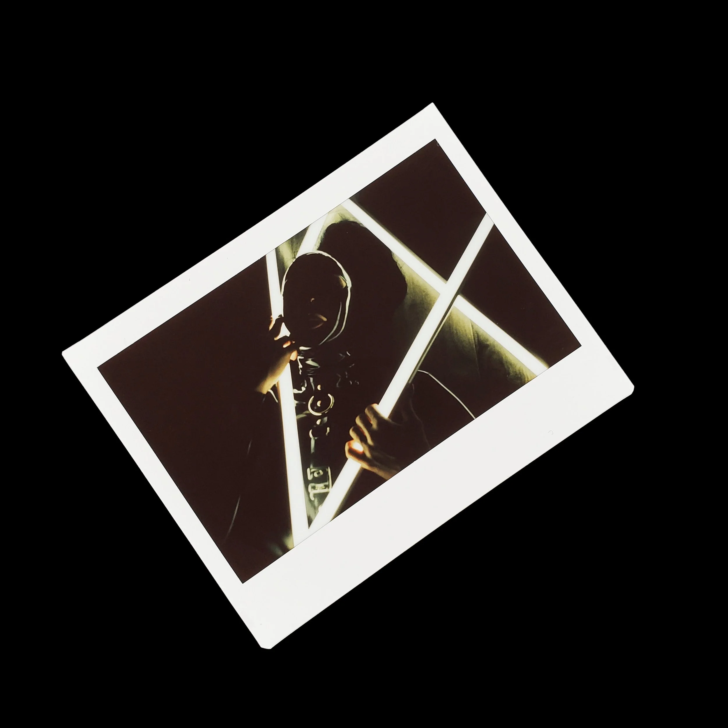 What is an intersectional approach to kink therapy?