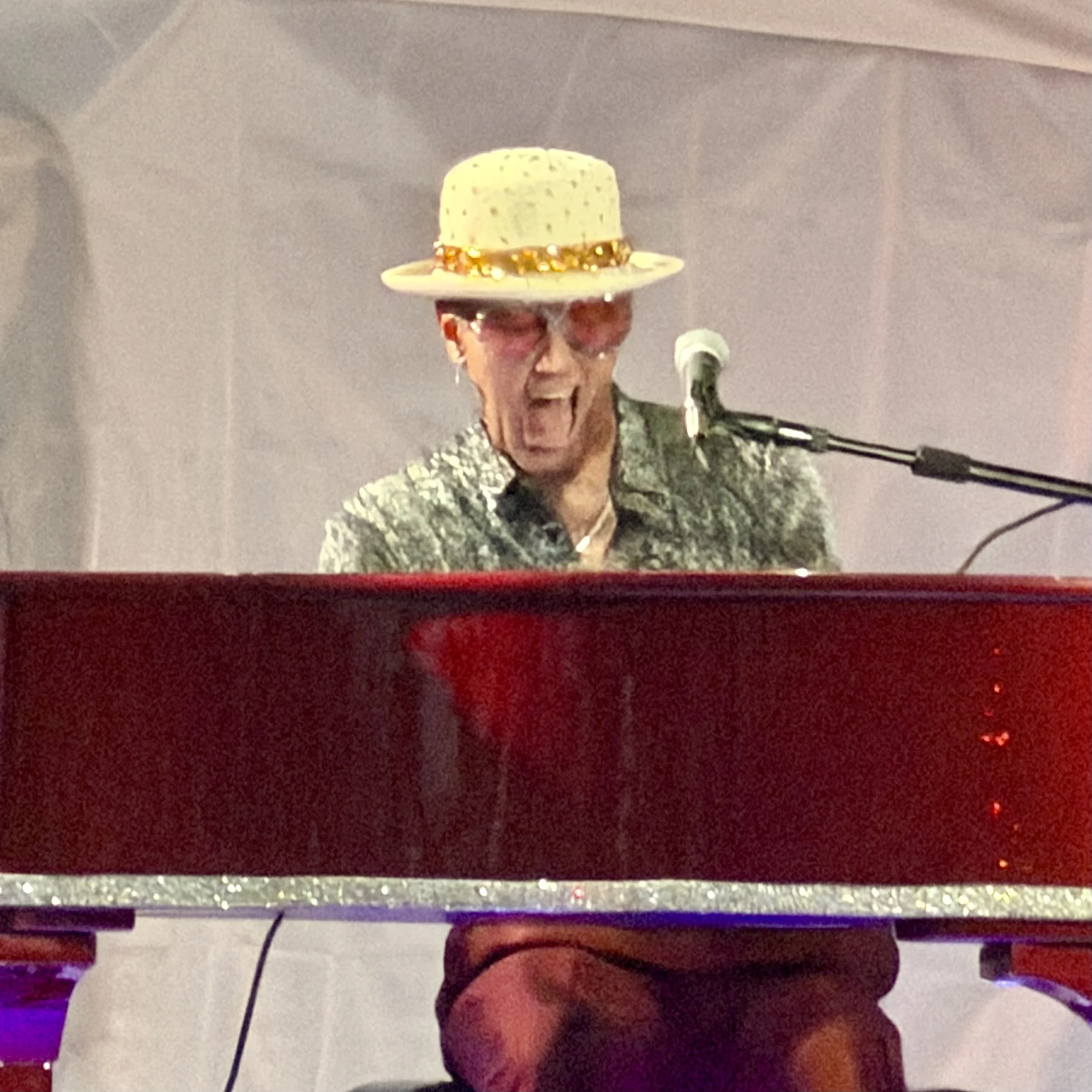 Elton Dan_03.jpeg