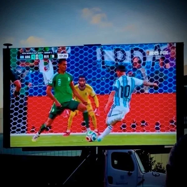 Messi+Making+History_600.jpg