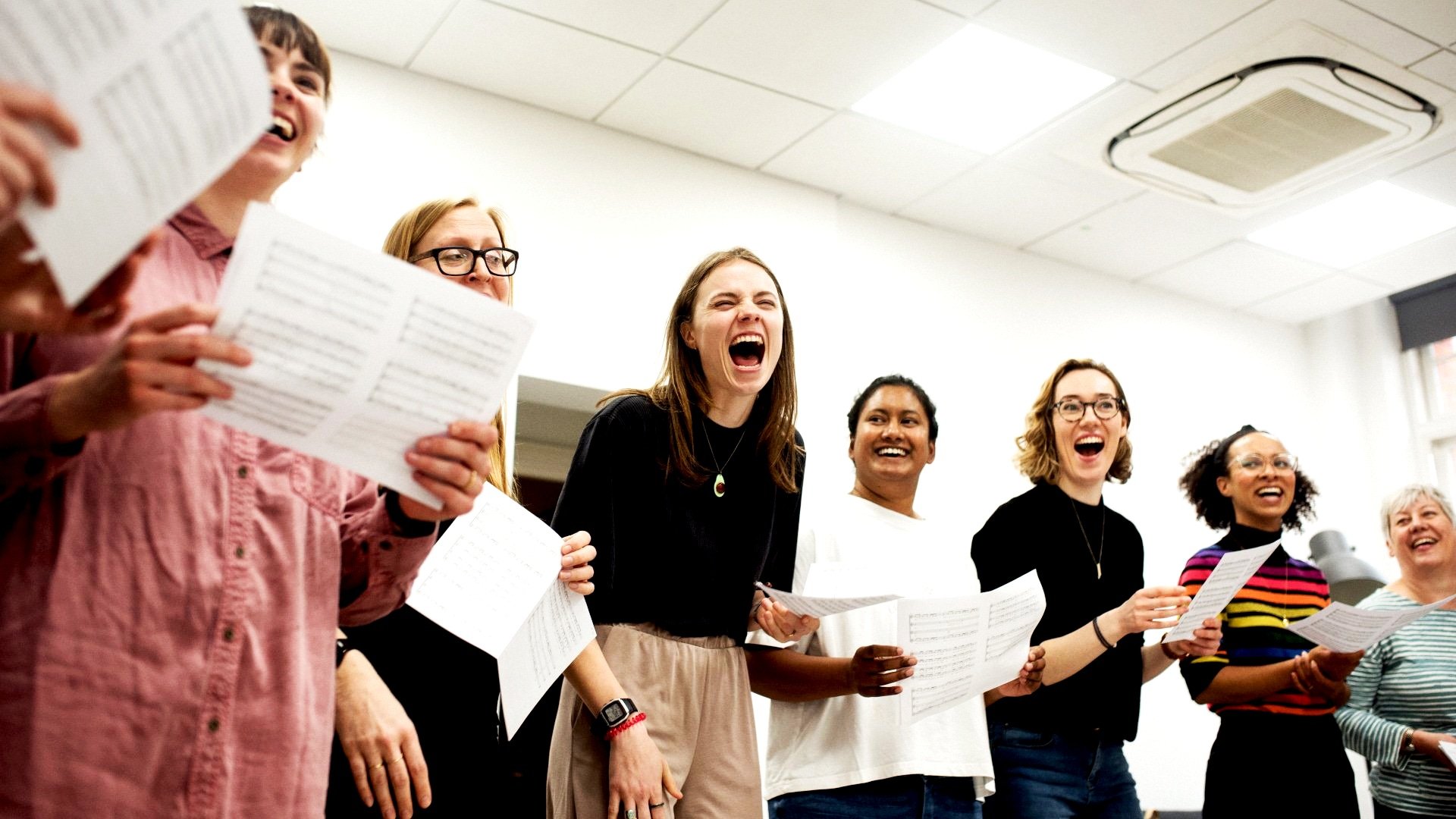 Virtual-Team-Building-Singing-Workshop.jpg