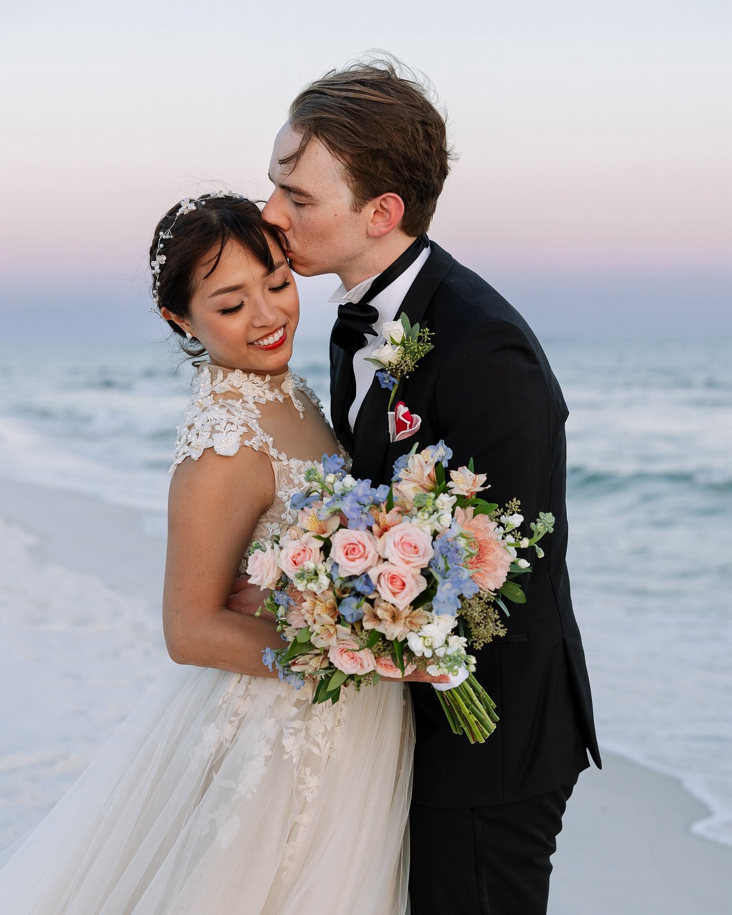 This past weekend was full of beautiful skies and love! Joshua and Su&rsquo;s day was so sweet. They had an intimate ceremony with their close friends and family at Navarre Beach and it was exactly how they described it to us. Their love story is one