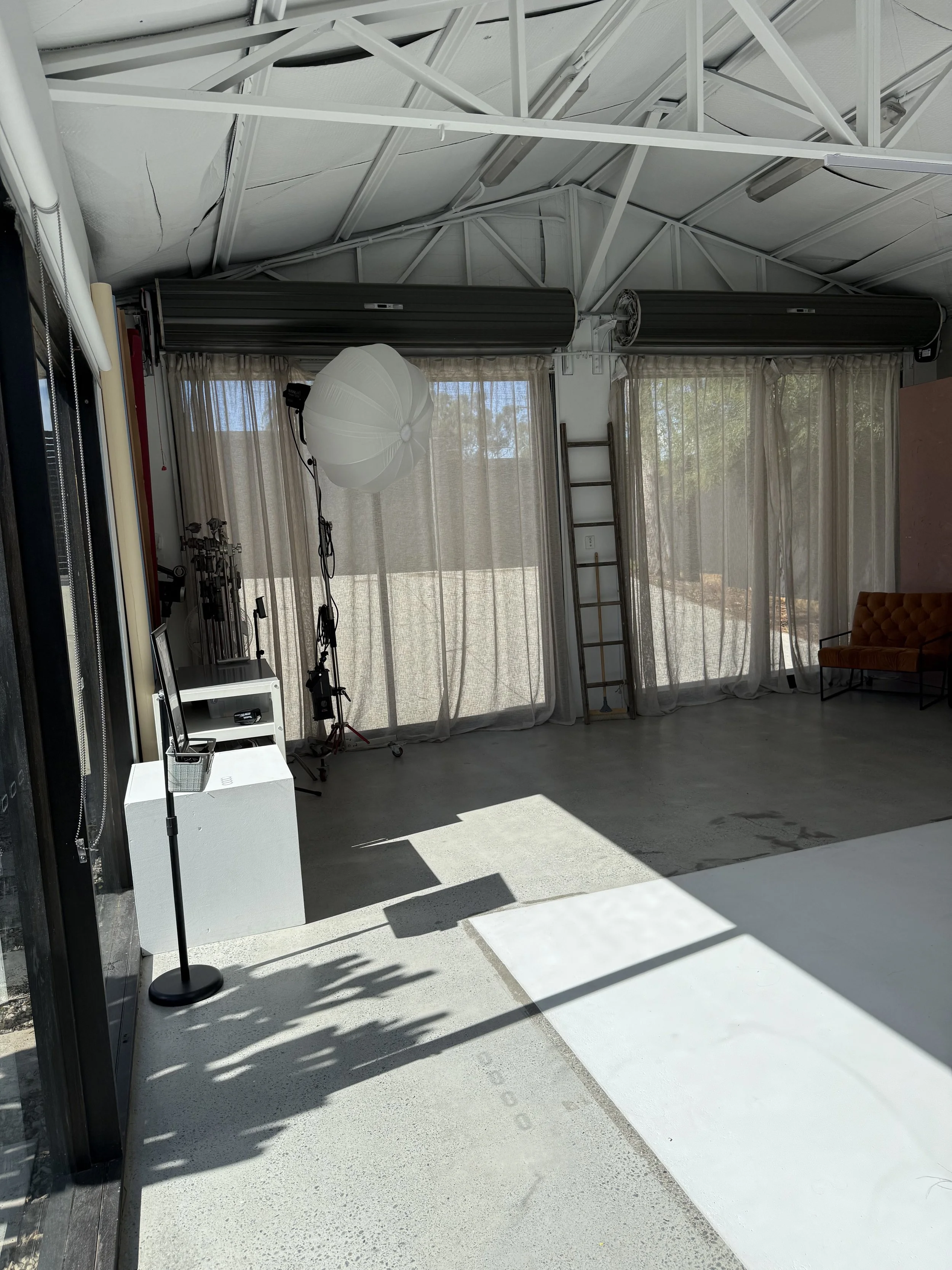Gold coast studio, Photography studio, natural light studio, Gold Coast, photo studio GC, Sunset studio, sunset studio gold coast, studio hire, content creation studio, UGC studio, cyc wall, cyclorama wall