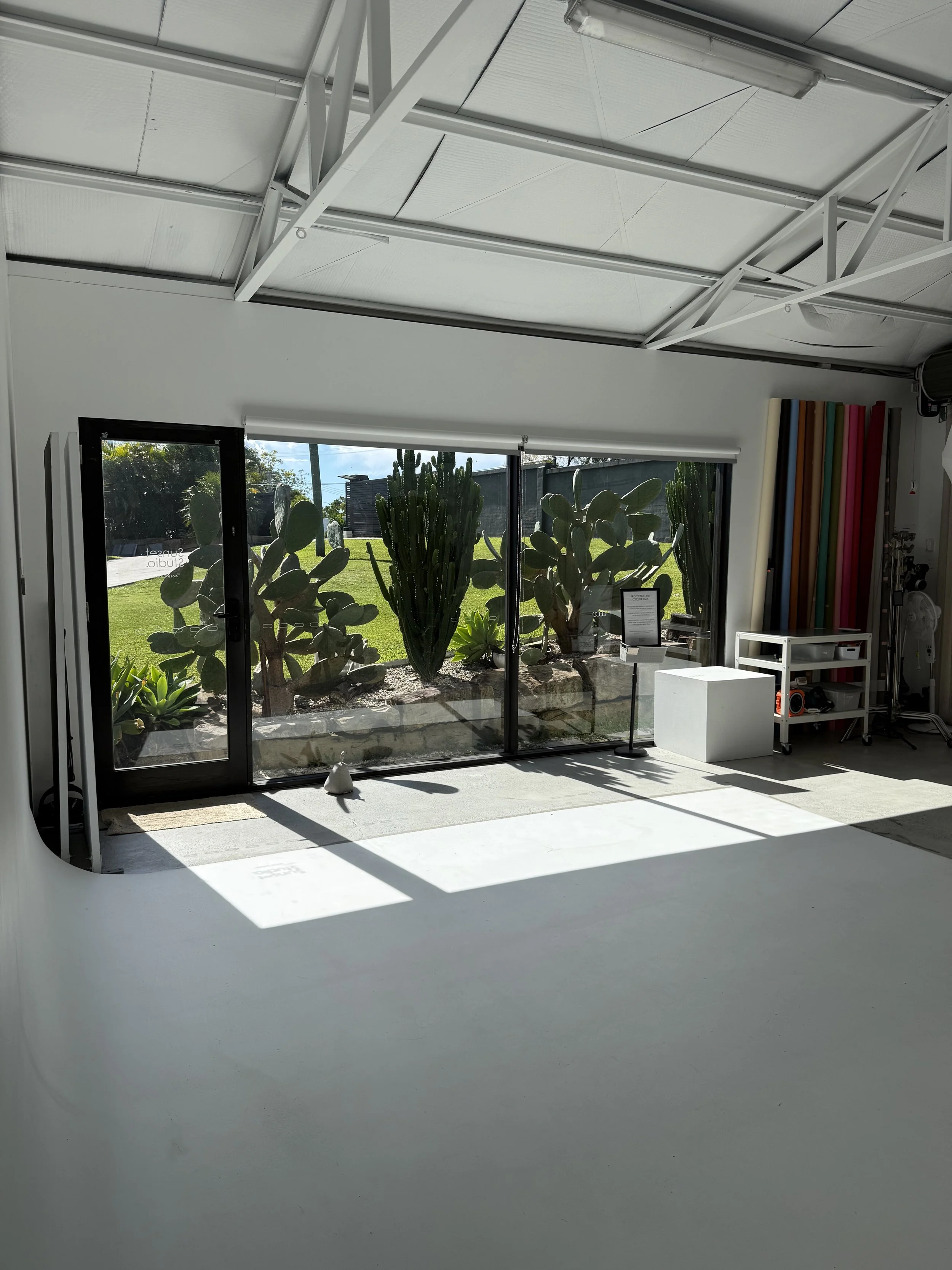 Gold coast studio, Photography studio, natural light studio, Gold Coast, photo studio GC, Sunset studio, sunset studio gold coast, studio hire, content creation studio, UGC studio, cyc wall, cyclorama wall