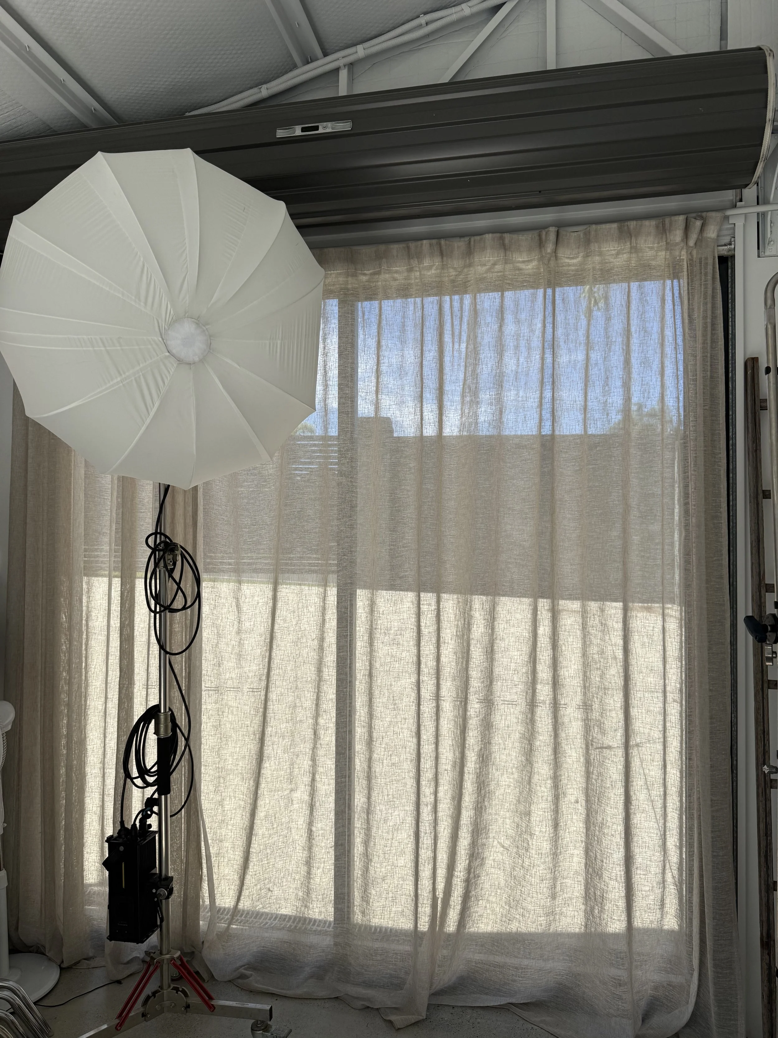 Gold coast studio, Photography studio, natural light studio, Gold Coast, photo studio GC, Sunset studio, sunset studio gold coast, studio hire, content creation studio, UGC studio, cyc wall, cyclorama wall