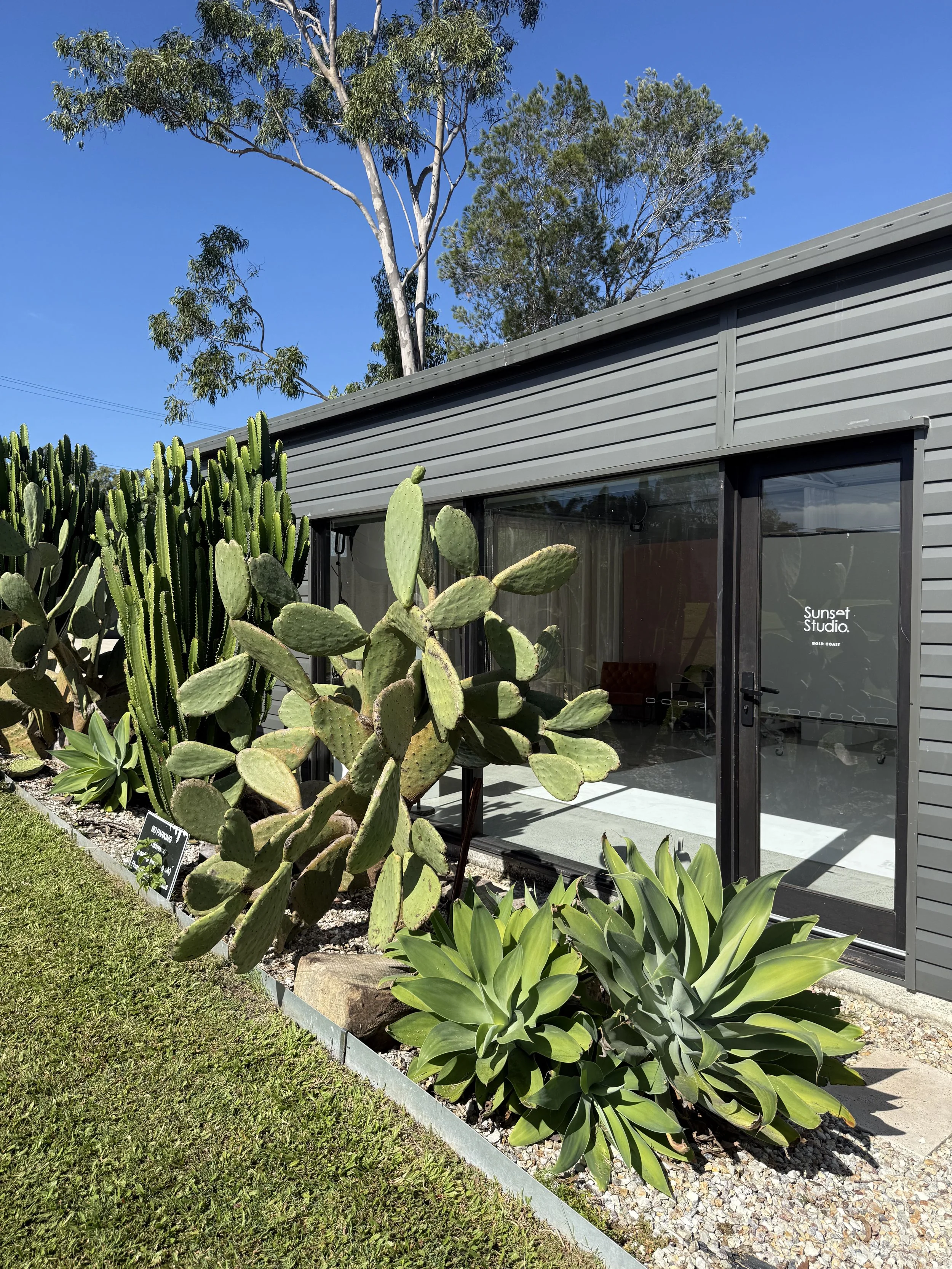 Gold coast studio, Photography studio, natural light studio, Gold Coast, photo studio GC, Sunset studio, sunset studio gold coast, studio hire, content creation studio, UGC studio, cyc wall, cyclorama wall