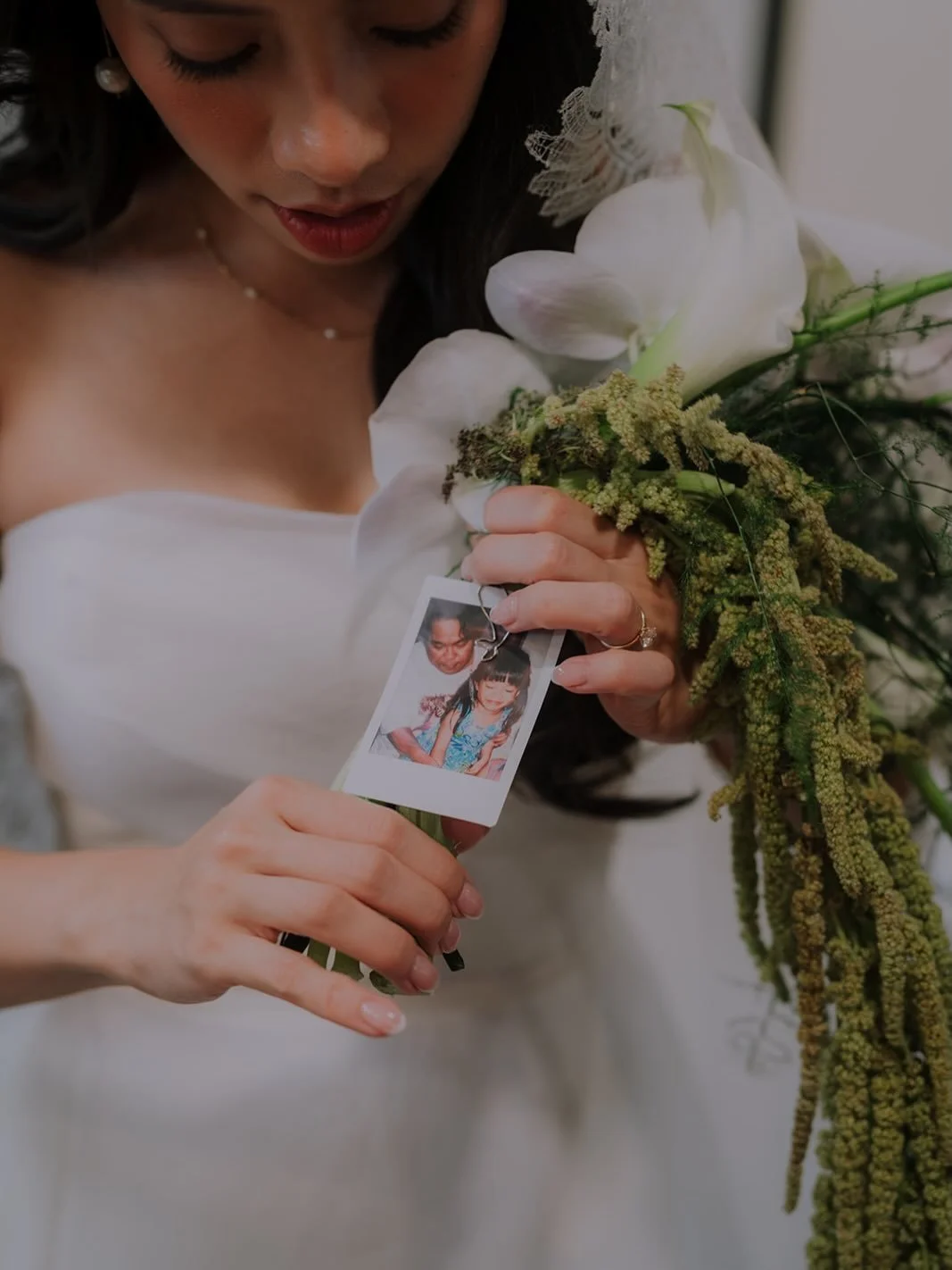 i carry your heart with me 

With:
@rekordhaus 
@theflorte

.

#sgweddings #singaporeweddingphotographer #singaporebridesweddings #singaporeweddings  #singaporefilmphotographer