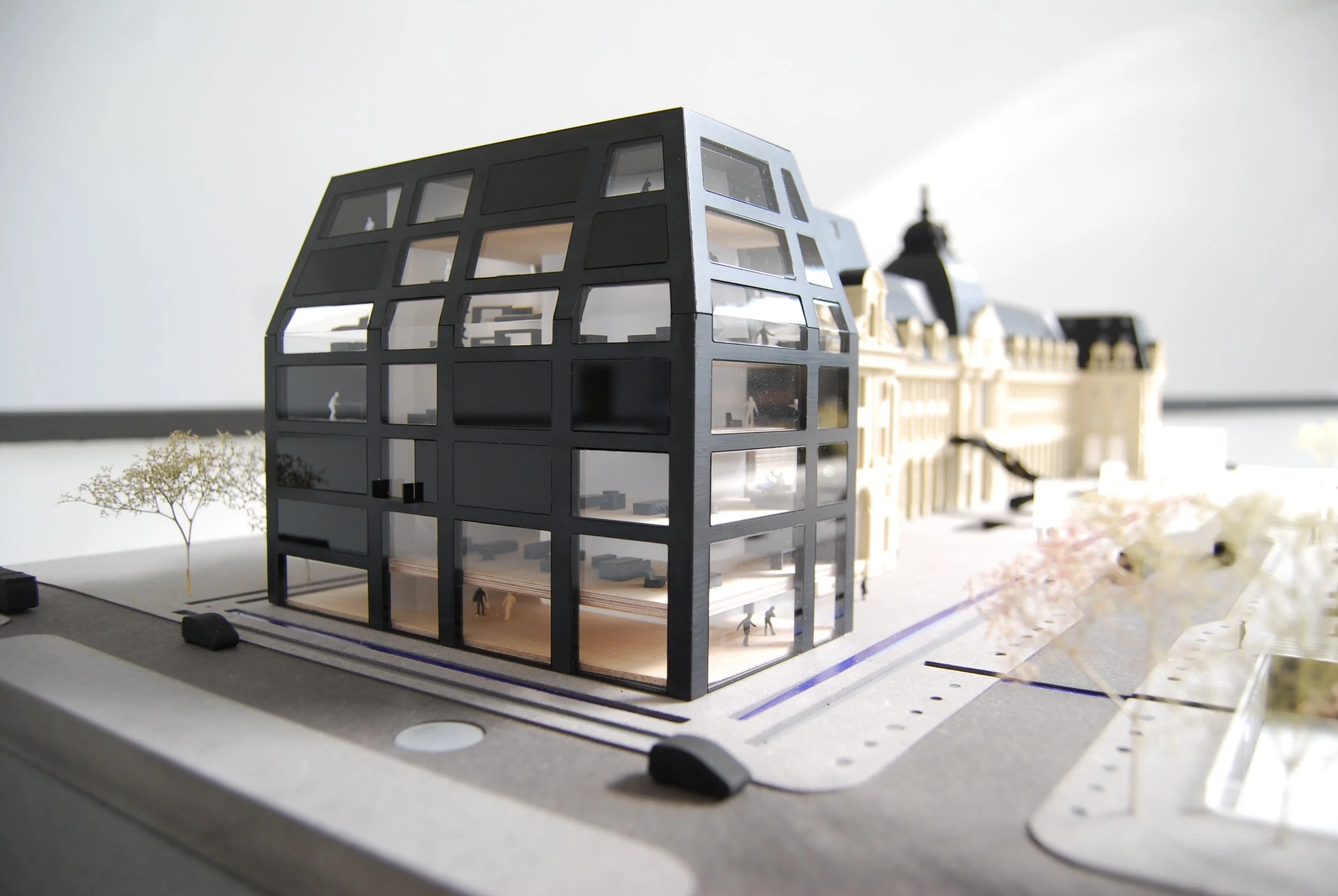 Modello di architettura di un edificio con struttura moderna in miniatura.