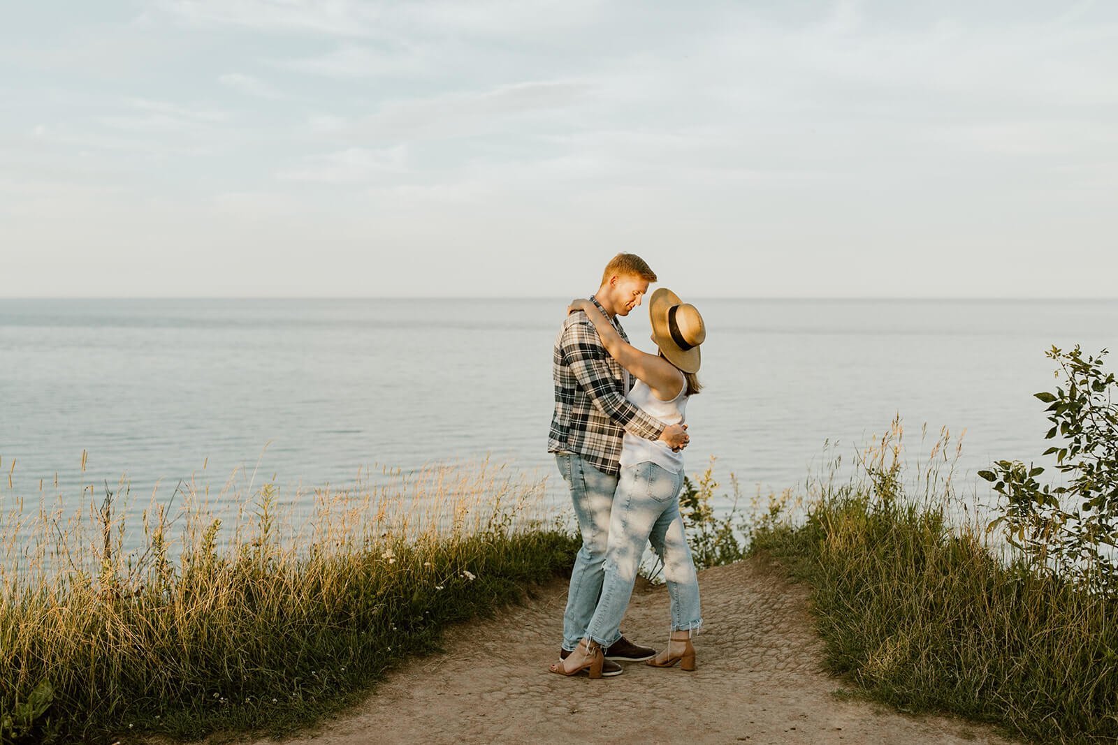 Lion's Den Gorge Engagement Photos4.jpg