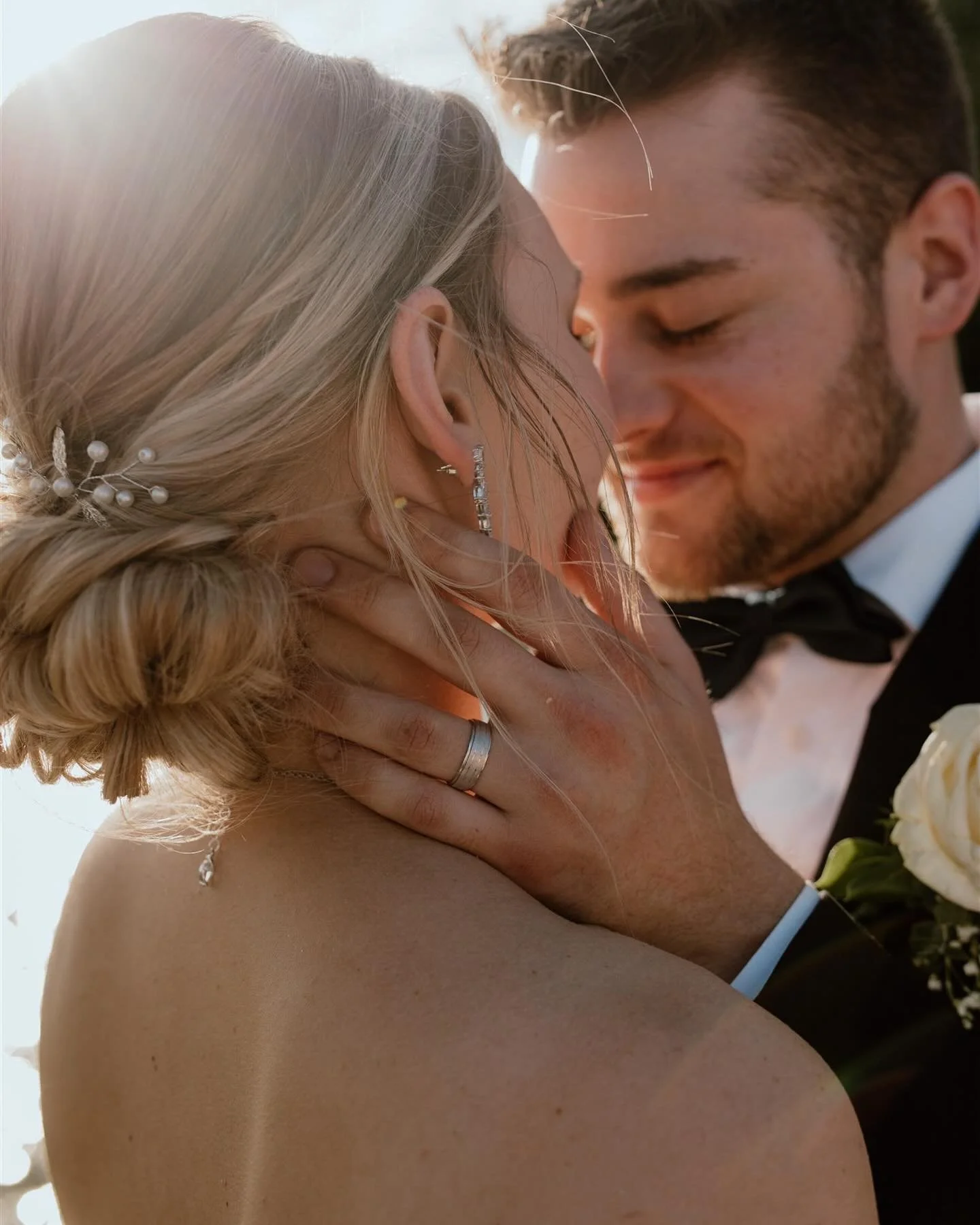 Summer&rsquo;s in full swing and so is wedding season&mdash;and honestly? I&rsquo;m loving every bit of it. The packed weekends, the golden hour glow, the happy tears and barefoot dance floors&hellip; it&rsquo;s the kind of chaos that fills my cup ev
