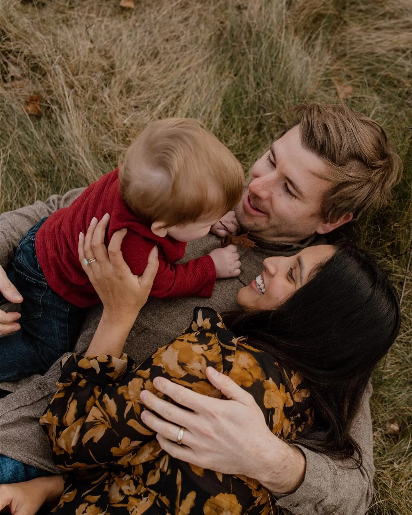 🍂✨ Fall Minis are officially LIVE!! ✨🍂 My email crew snagged a few spots already (perks of being on the list 😉), but there are still some openings waiting for you!

One of my favorite things? Seeing families come back year after year for minis 🥹 