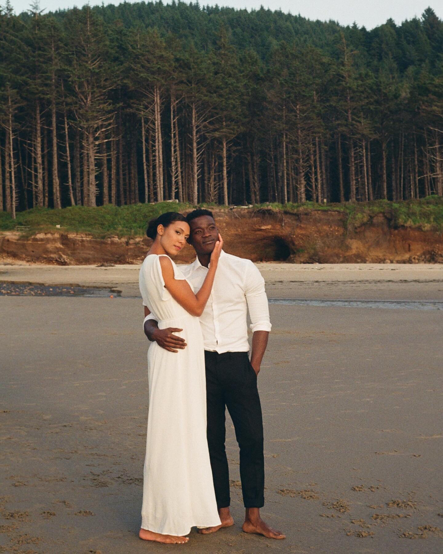 More engagement sessions at the beach on the Oregon coast please 🤍

#filmisntdead #filmphotography #filmphotographer #engagementphotos #beachengagementphotos #oregoncoast #filmweddingphotographer #oregonweddingphotographer #engaged