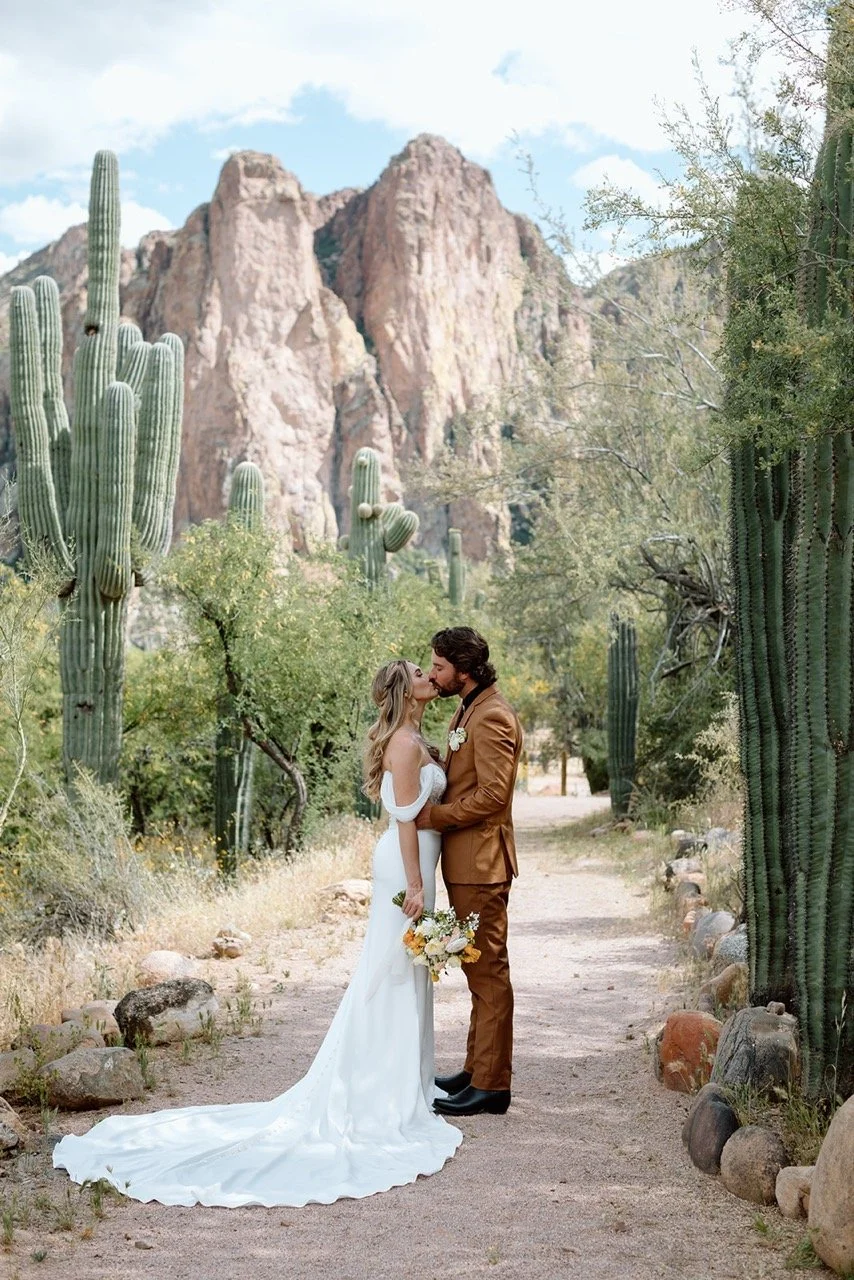 bride and groom wedding photos at Saguaro Lake Guest Ranch