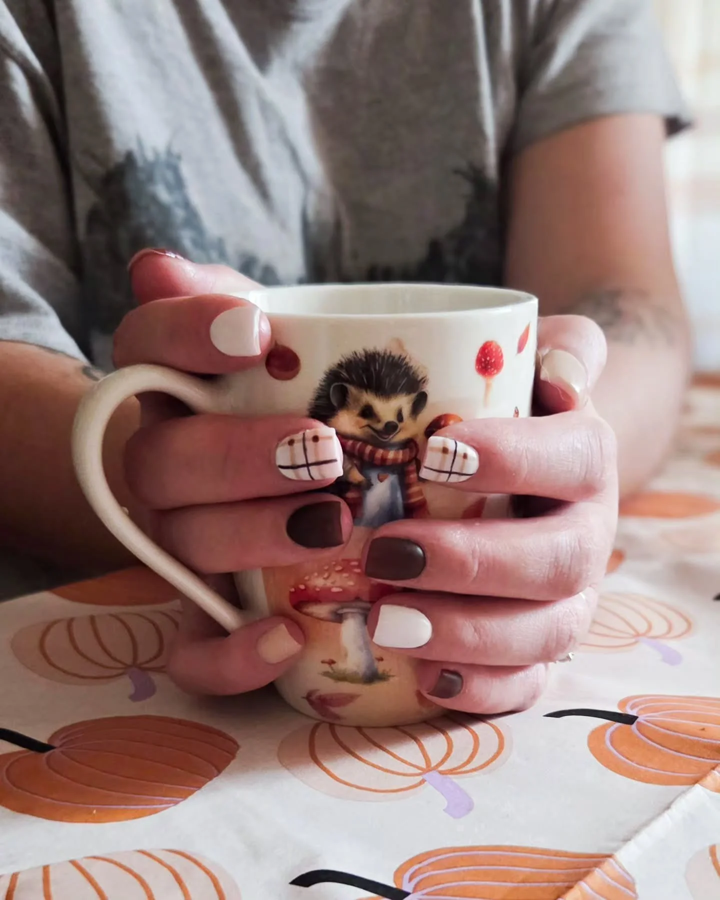 Merci @kindanails pour ces jolis ongles couleur café 🤎☕️
Une manucure on fleek pour être au top lors de mon voyage à Londres 🇦🇺
D'ailleurs une première vidéo arrive très vite 🩷
A bientôt ~♡
&bull