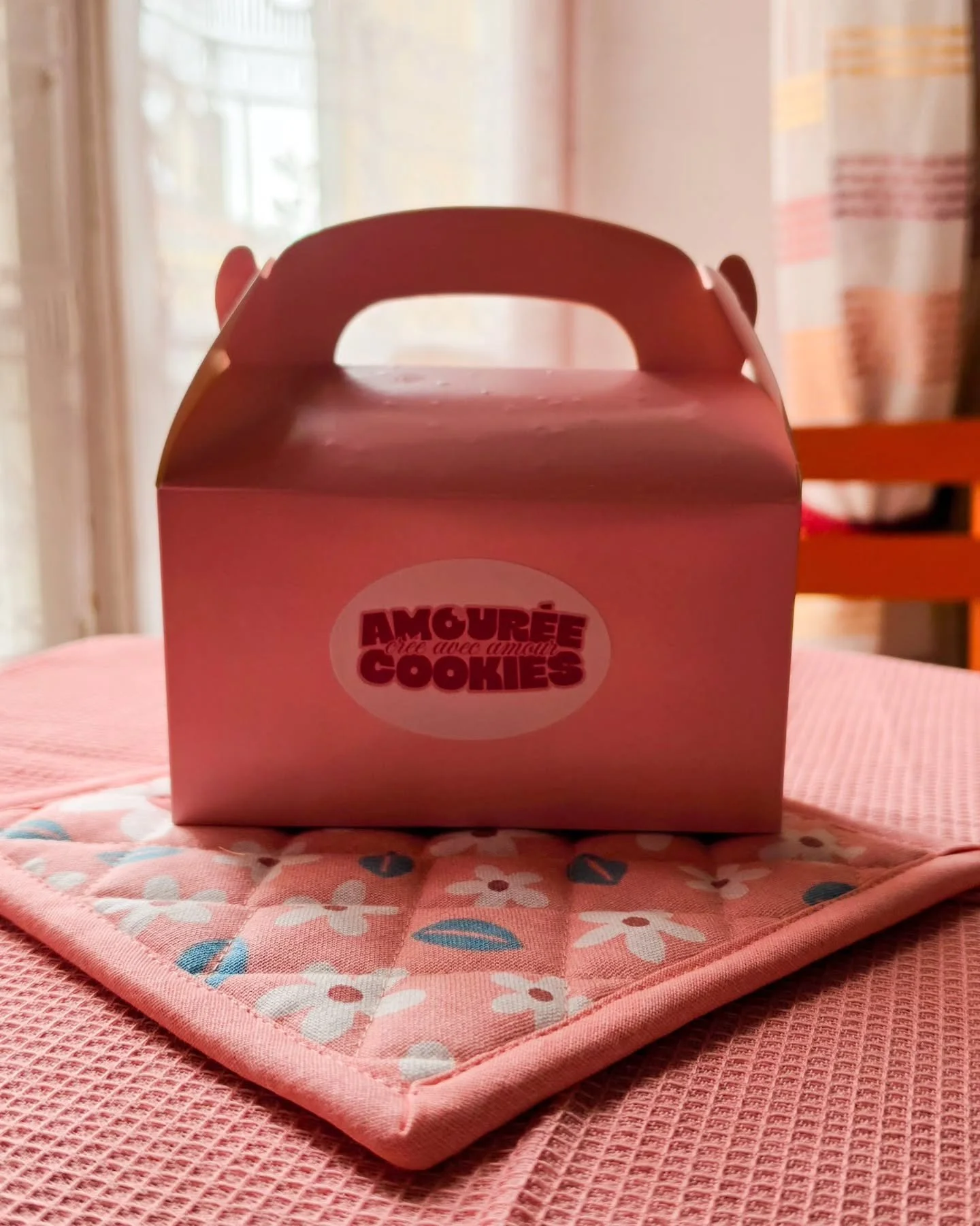 Le concours pour remporter la box du mois de mai est toujours d'actualit&eacute; ! 

Jusqu'&agrave; la fin du mois, retrouve 6 d&eacute;licieuses recettes :

♡ fraise, amandes torr&eacute;fi&eacute;es, chocolat ruby 
♡ chocolat noir, orange
♡ pistach