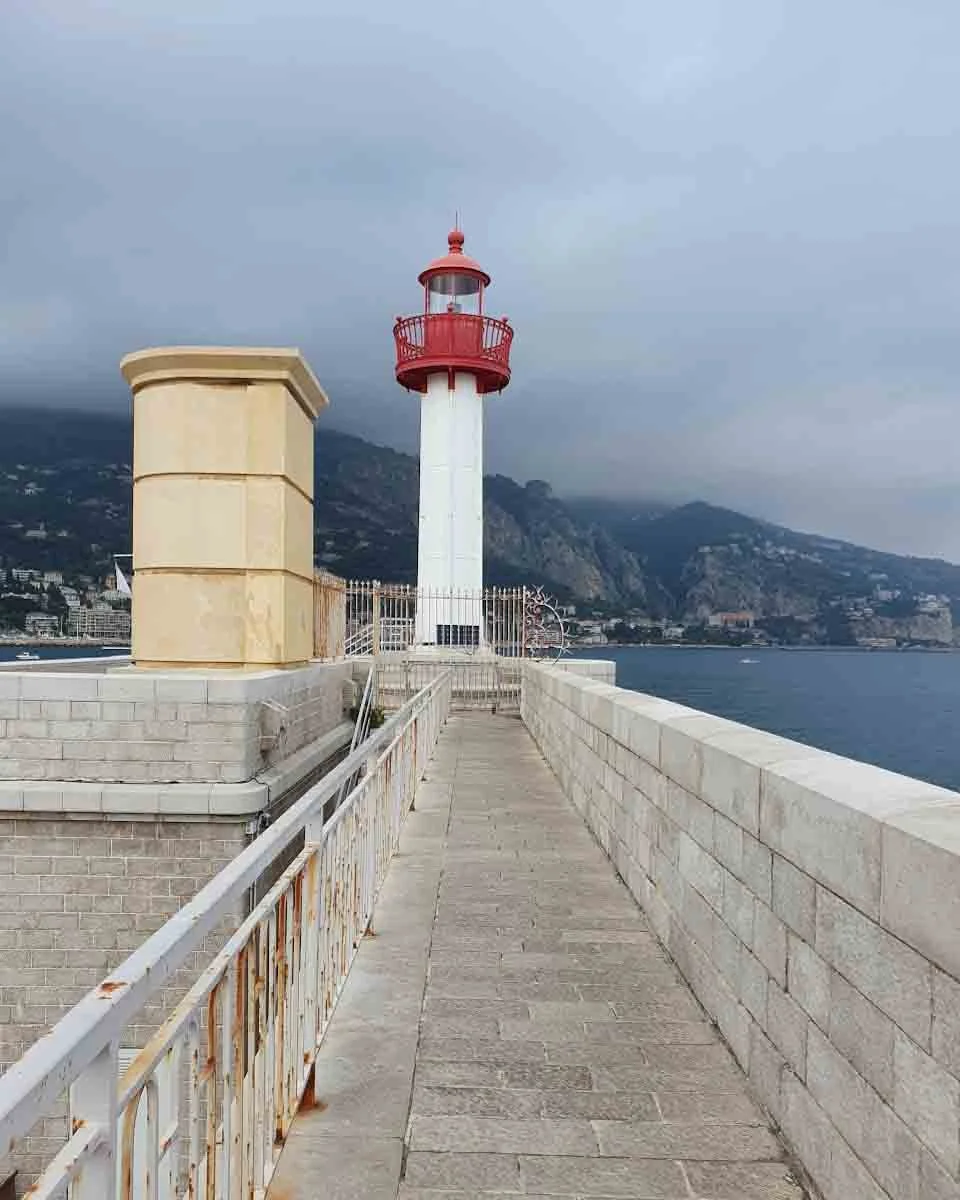 112.article de blog.Menton autrement-Phare.jpg