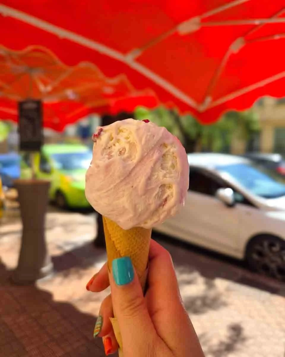112.article de blog.Menton autrement-la pause glacee.jpg