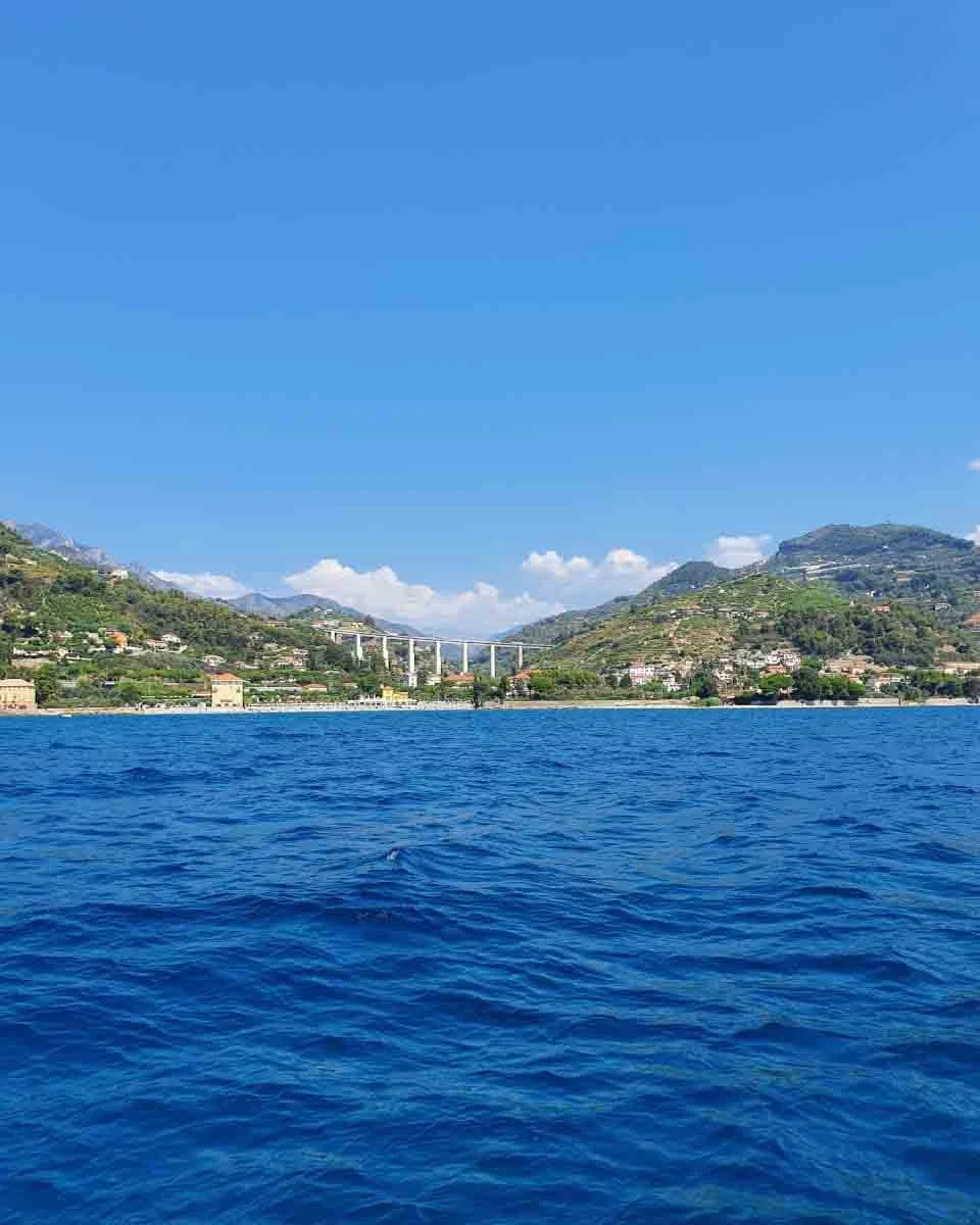 112.article de blog.Menton autrement-Balade en mer 03.jpg