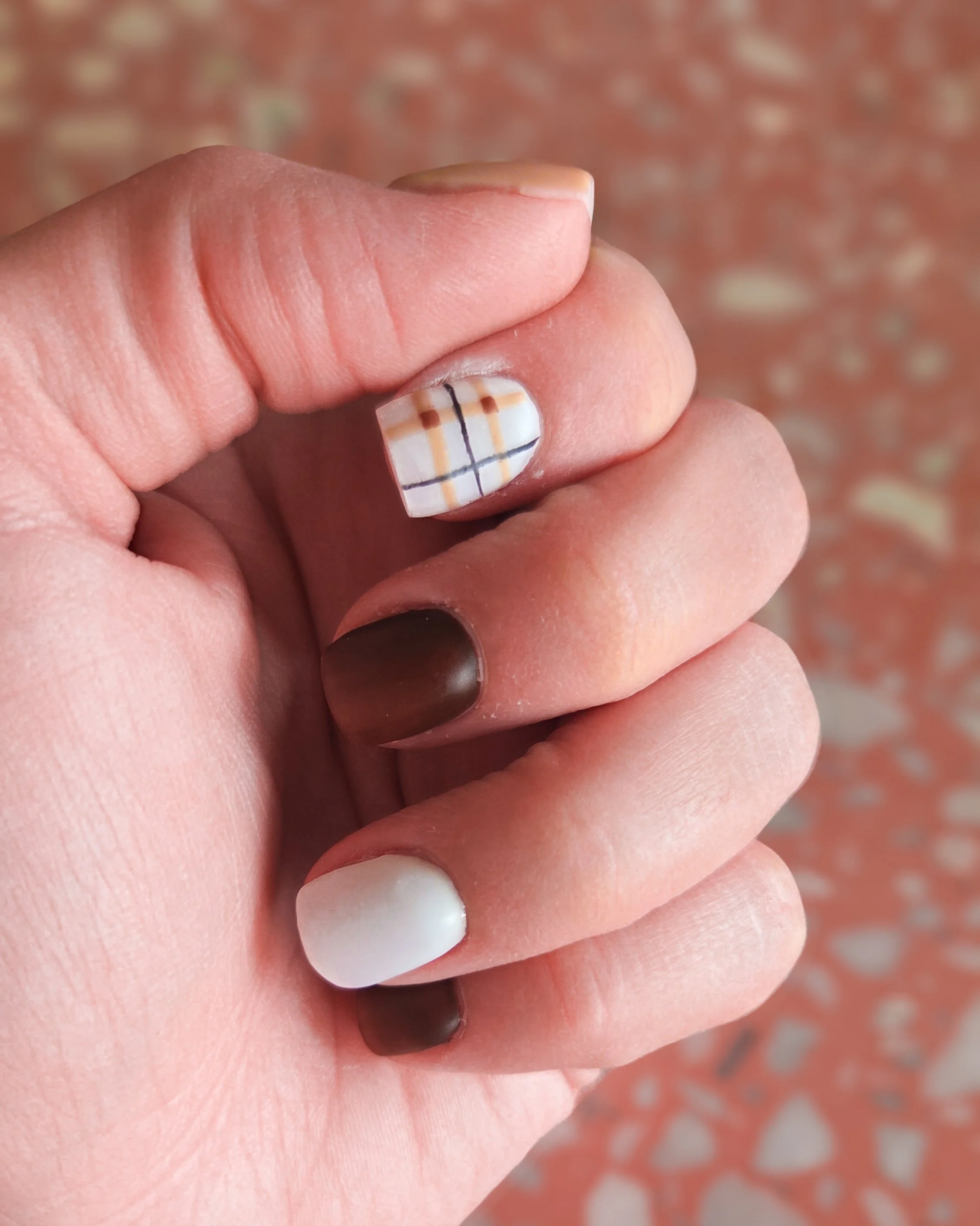 Kindanails - post 2025 10 27 - 02.jpg