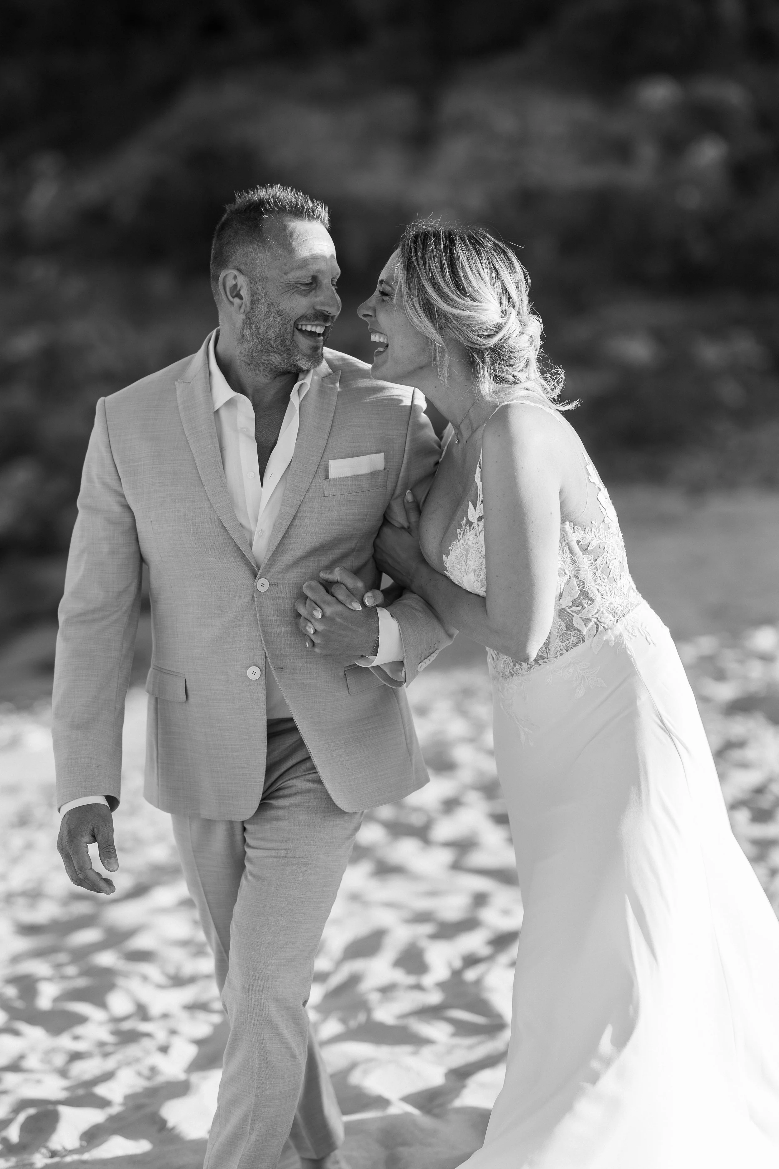 Wedding Photographer Sardinia, capturing love stories in Cagliari, Sassari, Olbia, Porto Cervo and along the Costa Smeralda, with timeless and authentic style. | Fotografo di matrimonio in Sardegna, disponibile a Cagliari, Sassari, Olbia, Porto Cervo