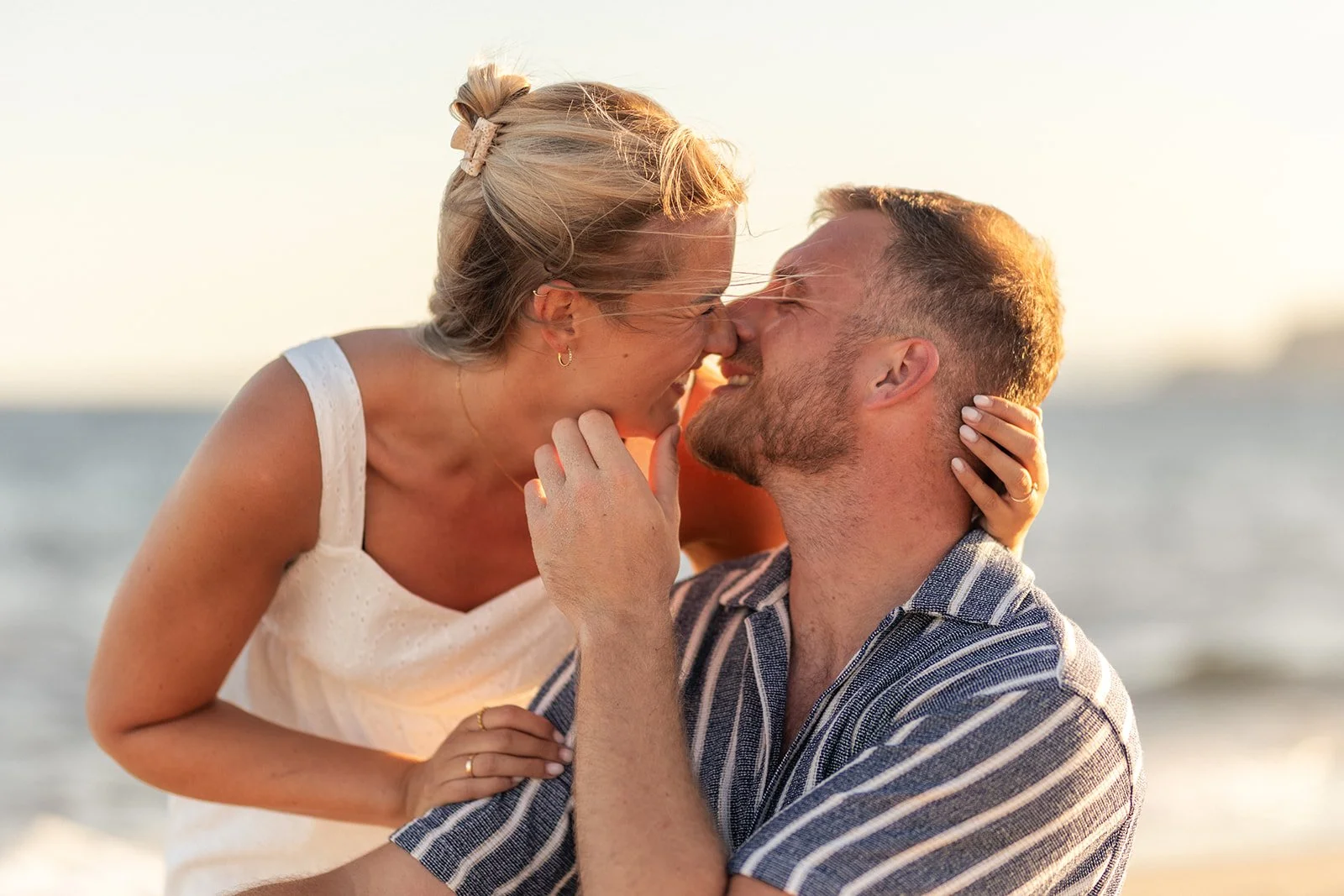 Wedding Photographer Sardinia, capturing love stories in Cagliari, Olbia, Porto Cervo and along the Costa Smeralda, with timeless and authentic style. | Fotografo di matrimonio in Sardegna, disponibile a Cagliari, Olbia, Porto Cervo e nella splendida