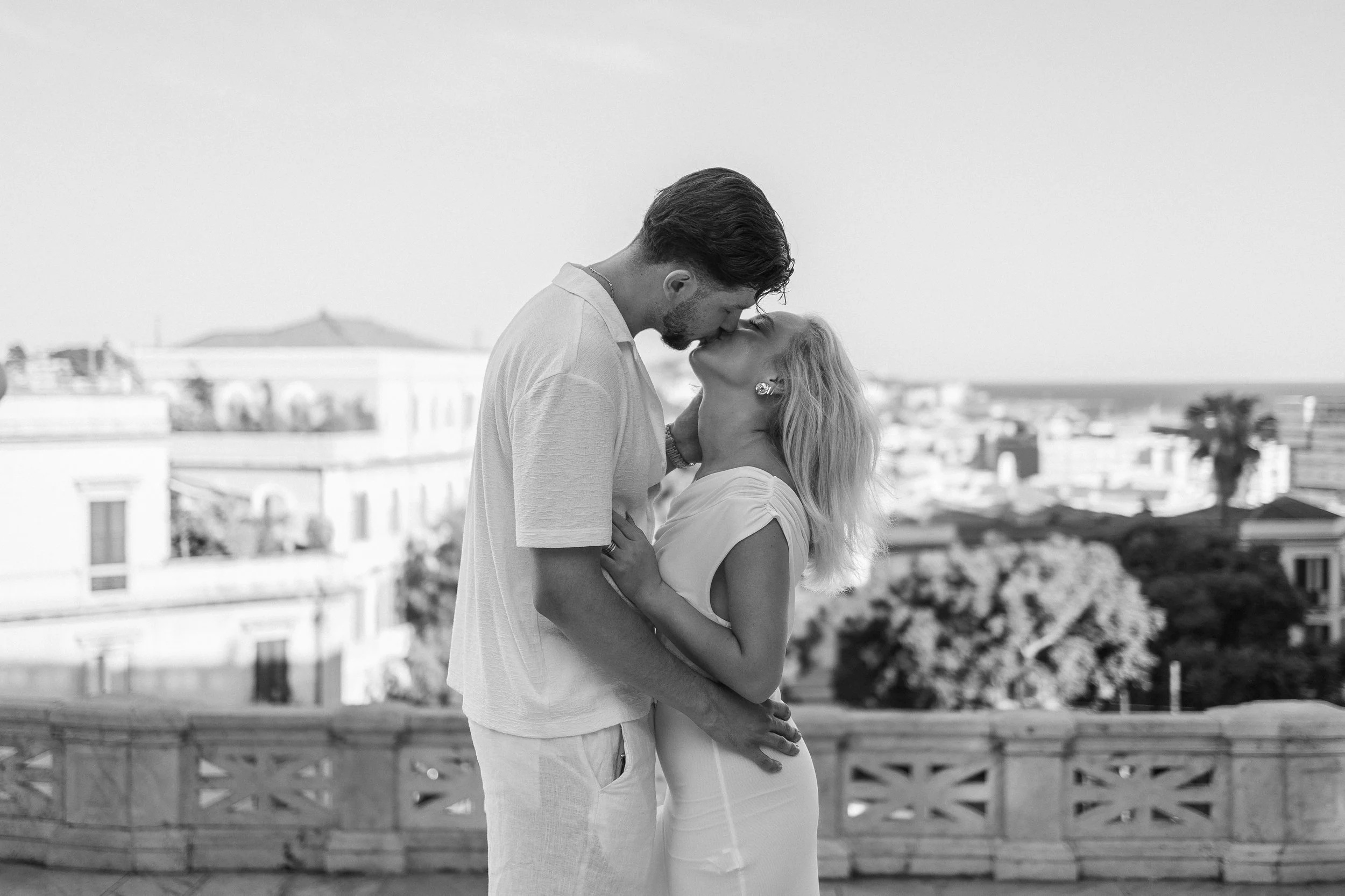 Wedding Photographer Sardinia, capturing love stories in Cagliari, Olbia, Porto Cervo and along the Costa Smeralda, with timeless and authentic style. | Fotografo di matrimonio in Sardegna, disponibile a Cagliari, Olbia, Porto Cervo e nella splendida