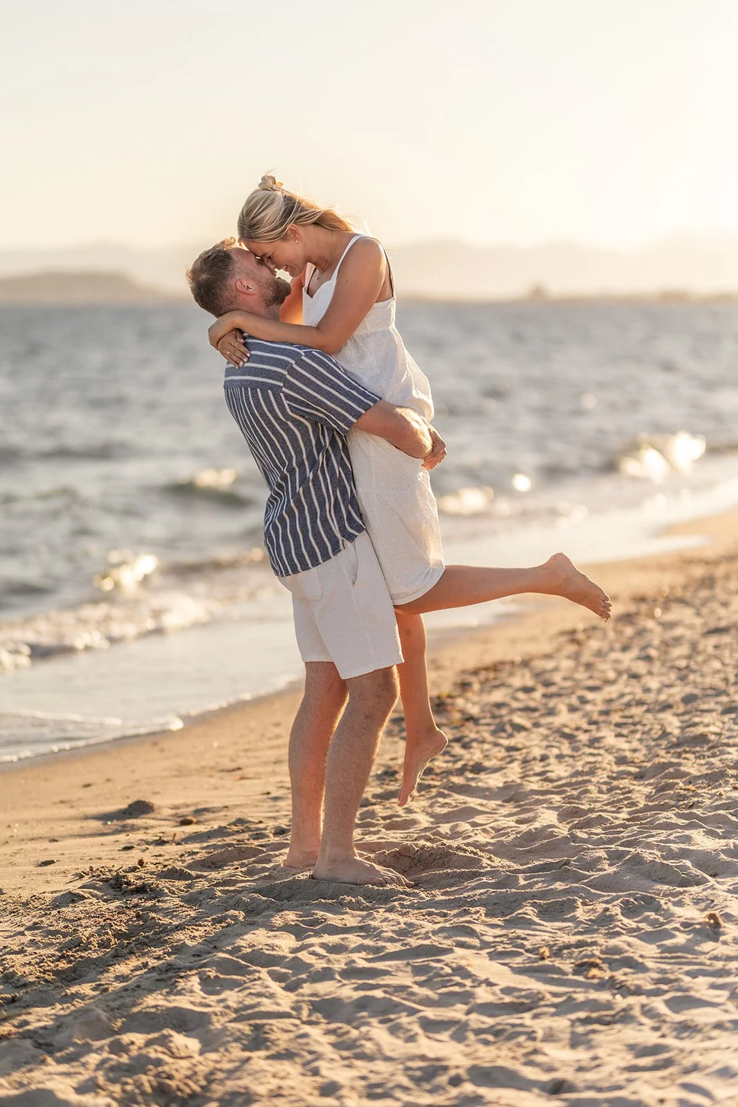 Wedding Photographer Sardinia, capturing love stories in Cagliari, Olbia, Porto Cervo and along the Costa Smeralda, with timeless and authentic style. | Fotografo di matrimonio in Sardegna, disponibile a Cagliari, Olbia, Porto Cervo e nella splendida