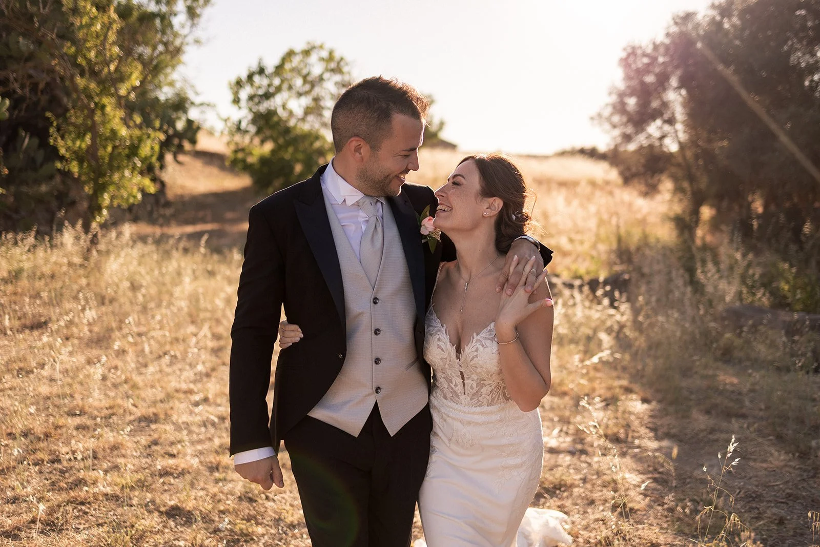Wedding Photographer Sardinia, capturing love stories in Cagliari, Olbia, Porto Cervo and along the Costa Smeralda, with timeless and authentic style. | Fotografo di matrimonio in Sardegna, disponibile a Cagliari, Olbia, Porto Cervo e nella splendida