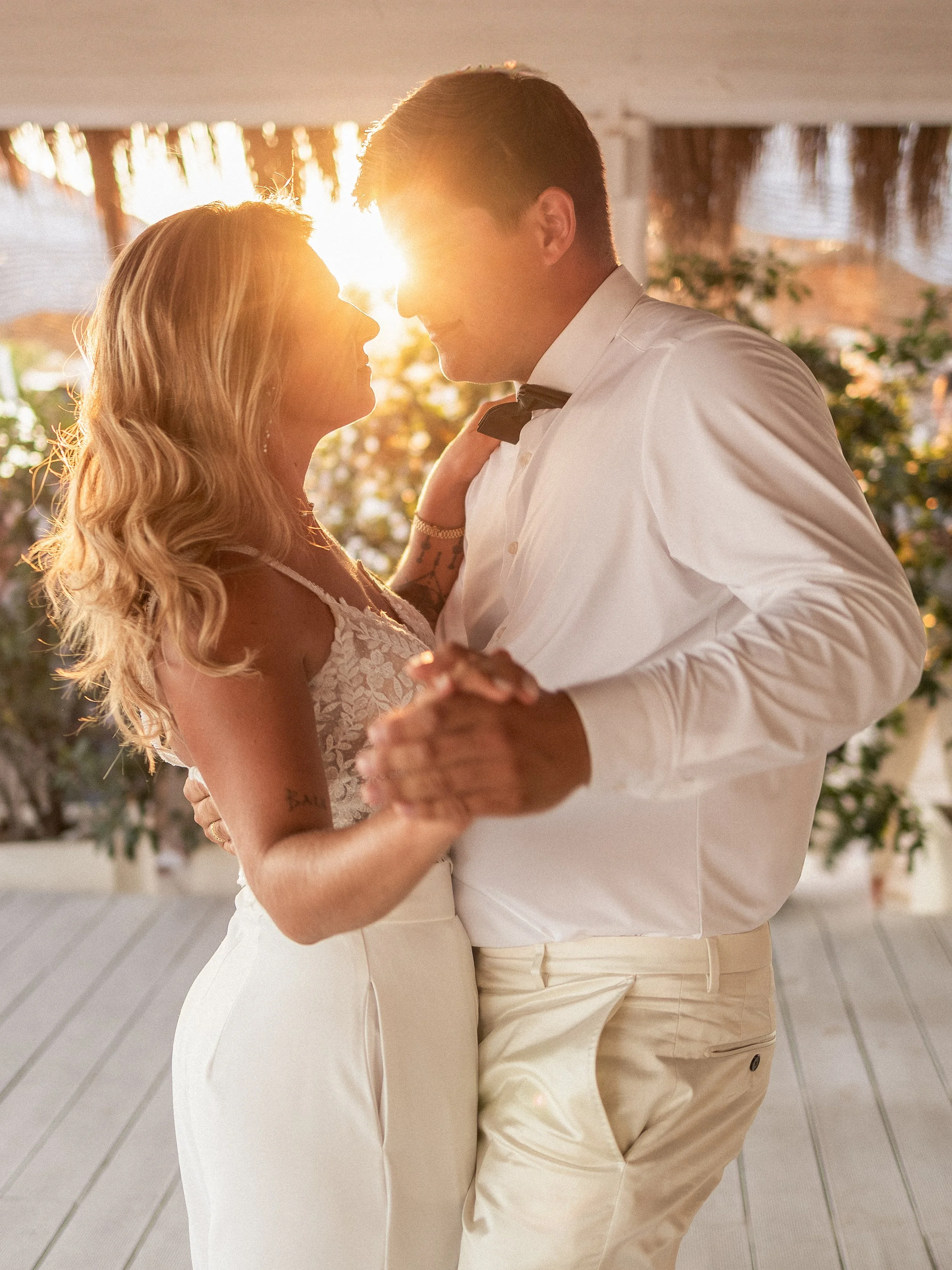 Wedding Photographer Sardinia, capturing love stories in Cagliari, Sassari, Olbia, Porto Cervo and along the Costa Smeralda, with timeless and authentic style. | Fotografo di matrimonio in Sardegna, disponibile a Cagliari, Sassari, Olbia, Porto Cervo