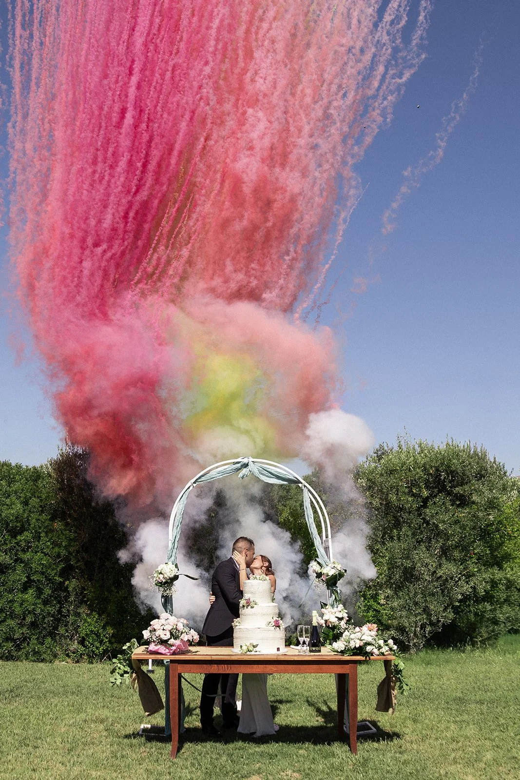 Wedding Photographer Sardinia, capturing love stories in Cagliari, Olbia, Porto Cervo and along the Costa Smeralda, with timeless and authentic style. | Fotografo di matrimonio in Sardegna, disponibile a Cagliari, Olbia, Porto Cervo e nella splendida