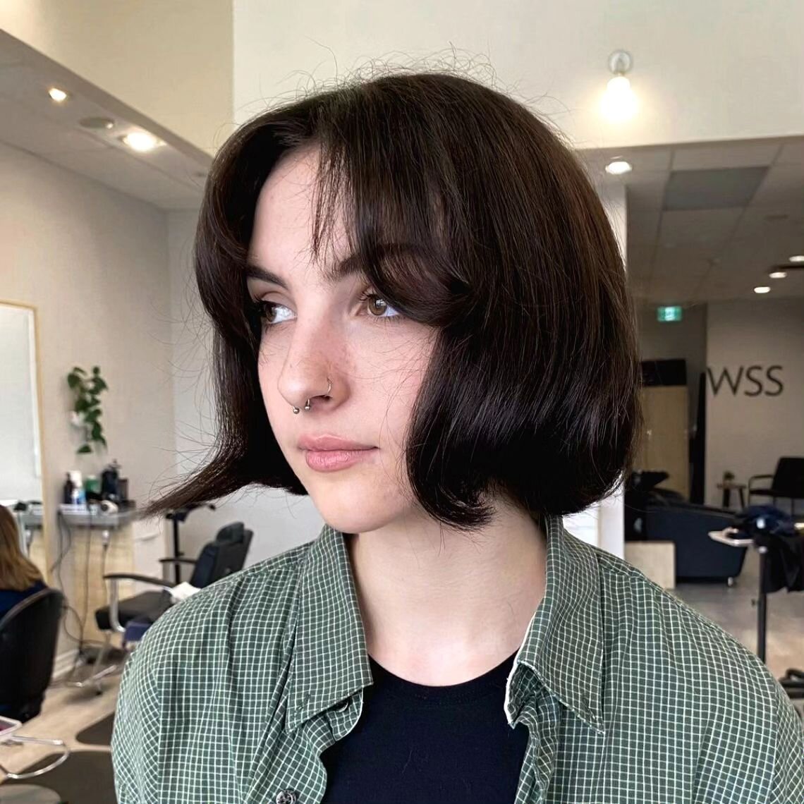 We are loving this brunette bob by @sarah.alexandra.hair 🫶

You can find Sarah at the shop Monday - Wednesday 10-4 ✂️