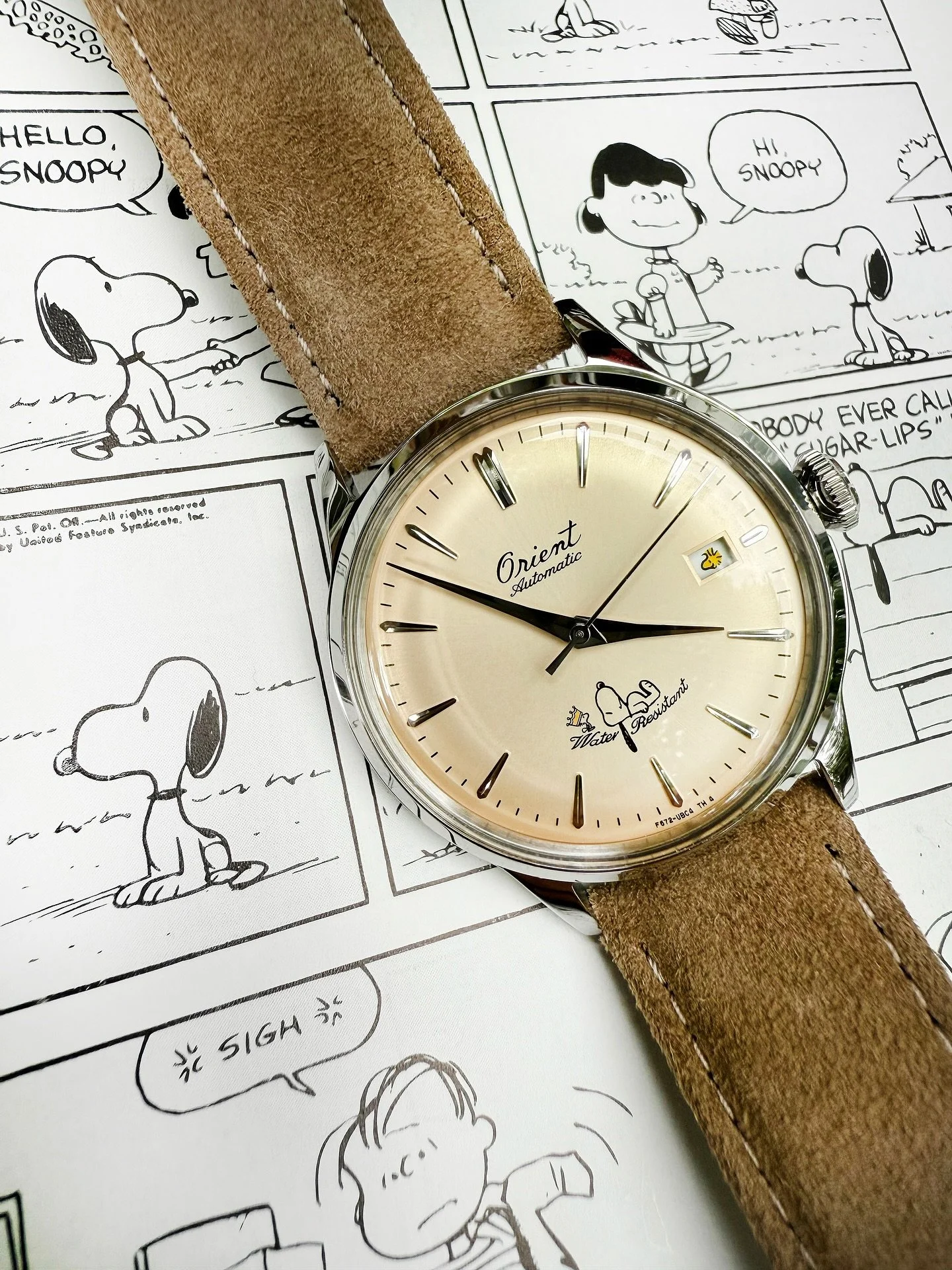 _collection : * 2025 ORIENT PEANUTS 75TH ANNIVERSARY LIMITED EDITION BAMBINO 38 — No. 498/3100
This limited edition model ( reference RA-AC0M17G ), No. 0498 of 3,100 celebrates the 75th anniversary of both Peanuts and the Orient Watch brand. E