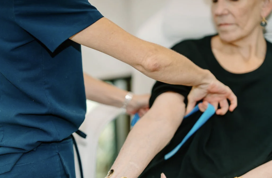 Anti-Aging IV Therapy: How NAD+, Glutathione, and Peptides Work Together