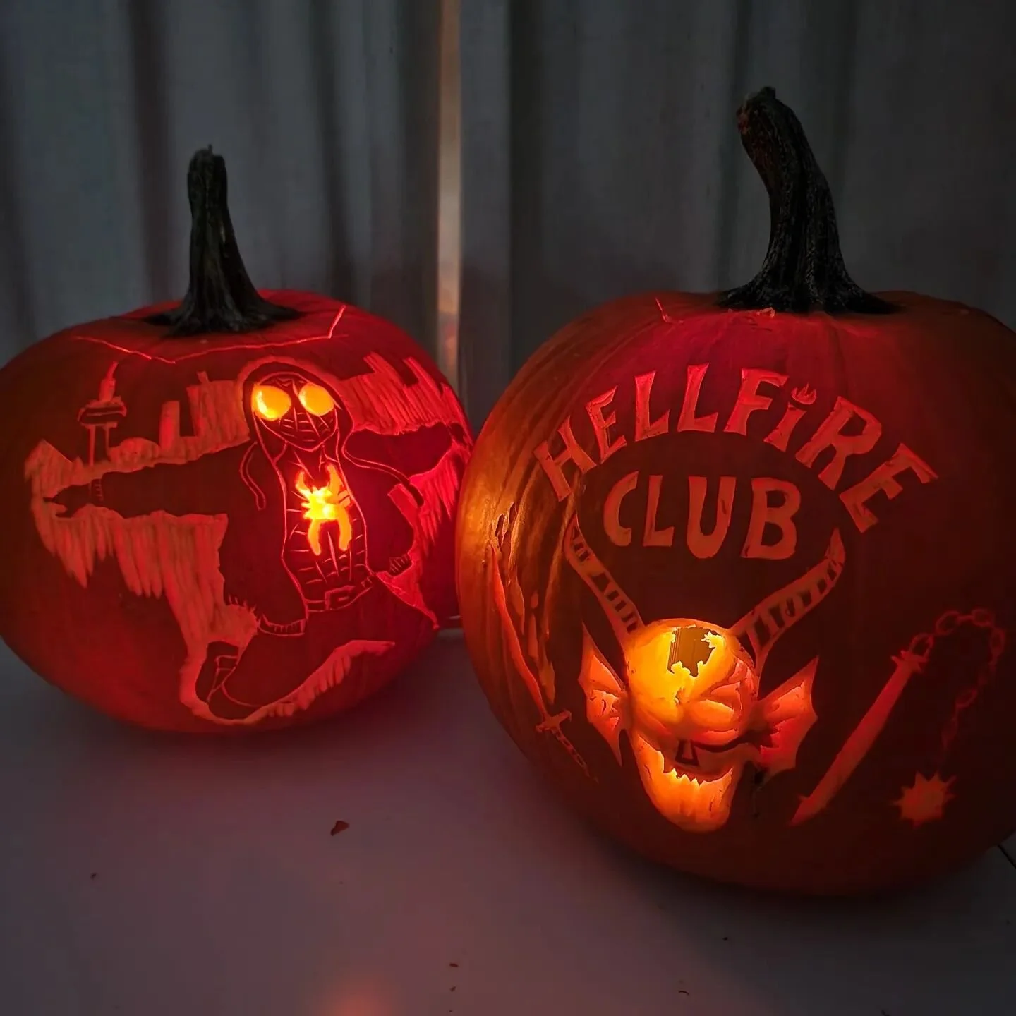 Happy Halloween weekend!
While you're all out rage partying, I just wanna hole up and do this important thing for tomorrow.

#pumpkin #jackolantern #pumpkincarving #halloweencountdown #halloweenweekend #marthastewart #pumpkinart #spookyseason #regent