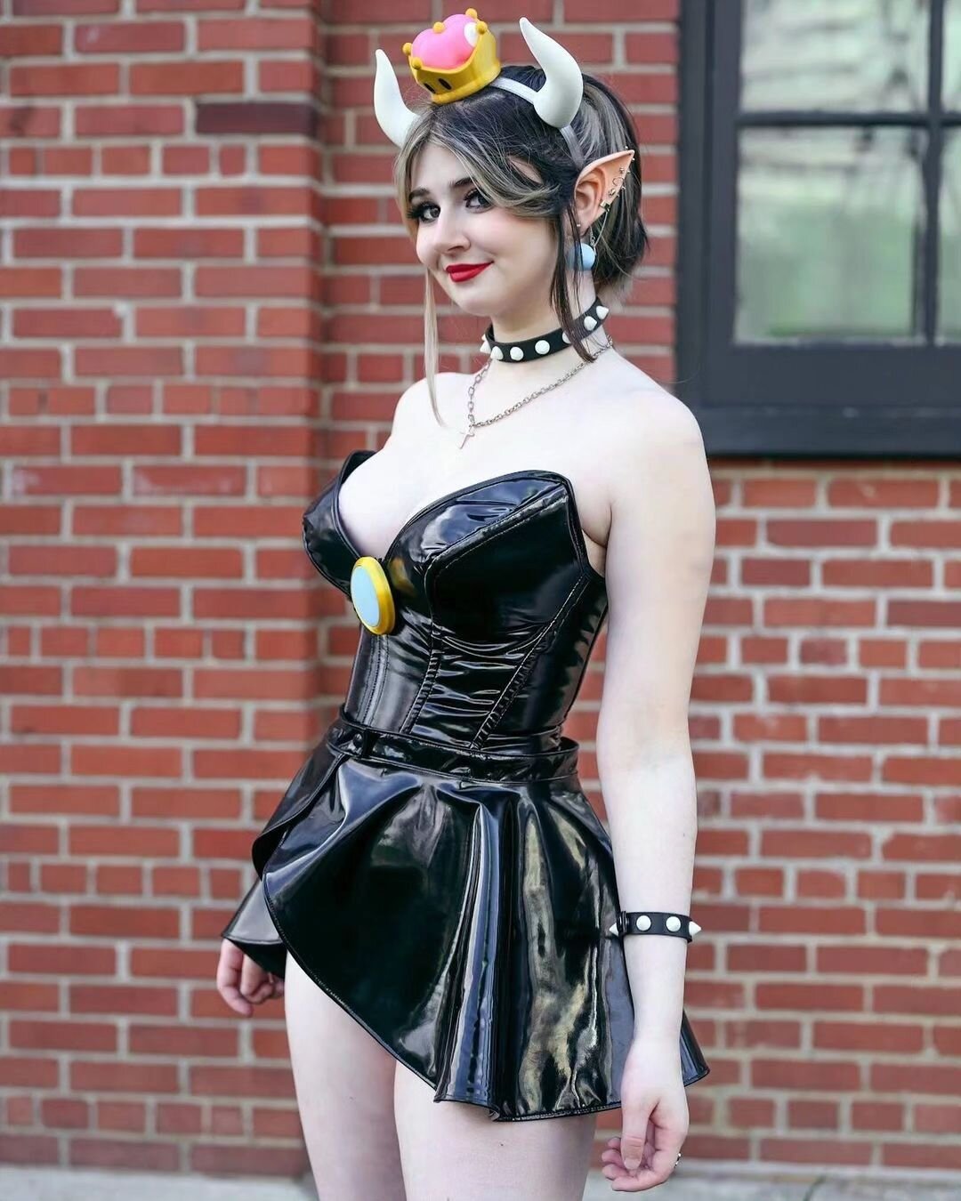 Belated Fan Expo , or early Halloween post? Does it matter here?

This Bowsette's PVC ensemble was fun to make, I really want to make a Peach version next! Thank you @_.jody._ for sharing the photos with me!

#bowsettecosplay #bowsette #pvccorset #cu