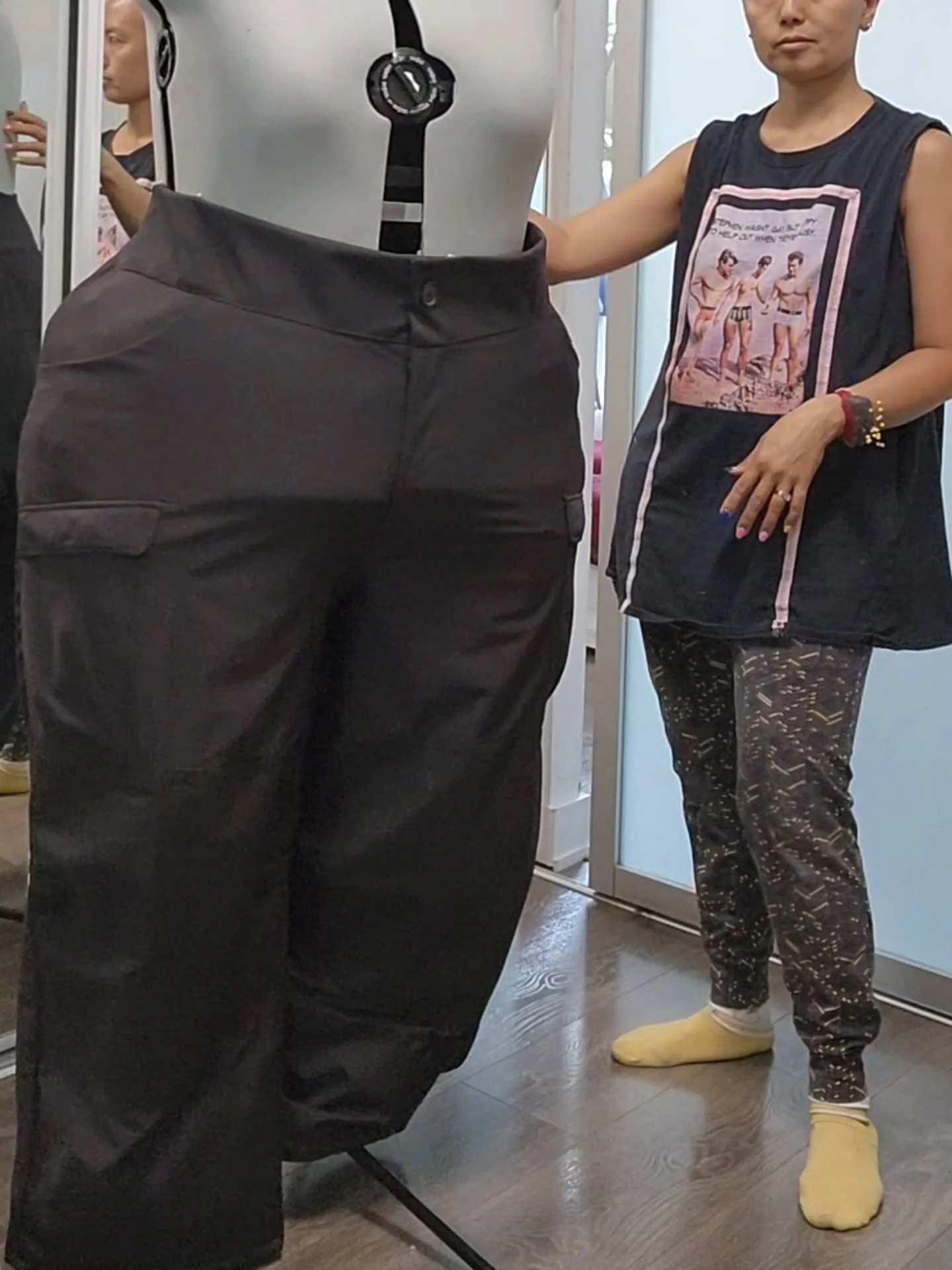 These plus-size waterproof pants with cargo panel protections, secure pockets and rubberized slush gaiters was definitely the challenge of our season. We were able to achieve this perfect fit and completely water &amp; weatherproof construction with 