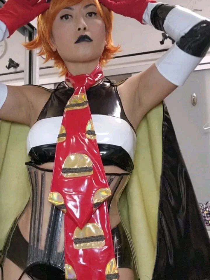 Happy Halloween 🍔🍔🍔🍔🍔
#hamburglar #ronaldmcdonald #sexy #homemadecostume #handmadecostume #mcdonalds #munchies #costumetailor #millenials #clown #clowncore