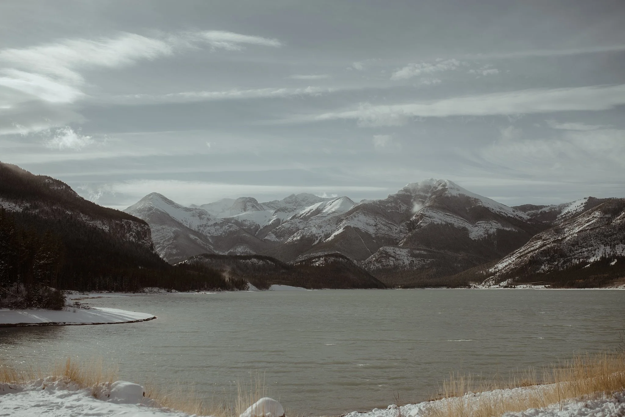 Kananaskis-elopement-wedding-winter-photographer-Kaitlyn-Hill-Photography (1).jpg